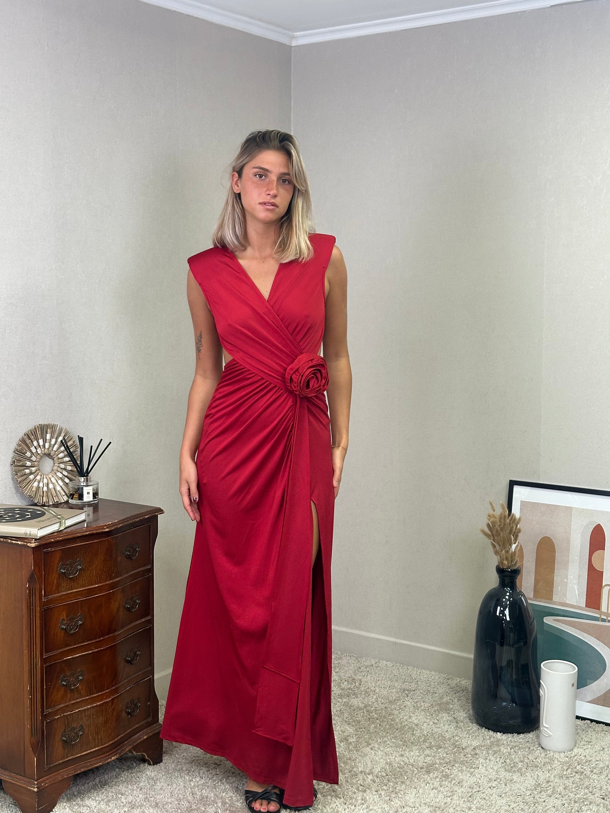 Robe de soirée moulante marqué à la taille par une fleur - Kota Kinabalu