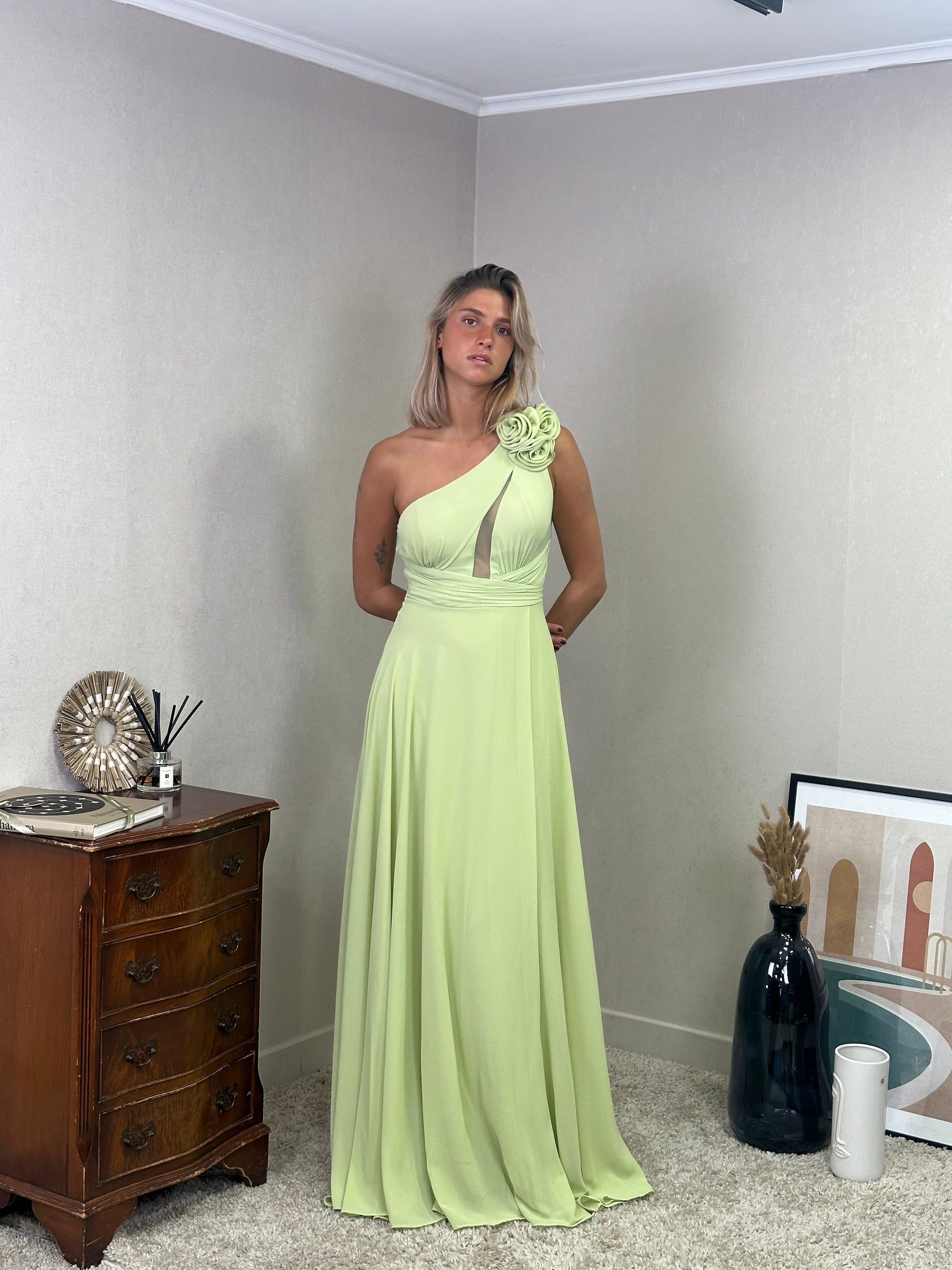 Robe asymétrique avec 3 fleurs détachables et fente - Calabasas