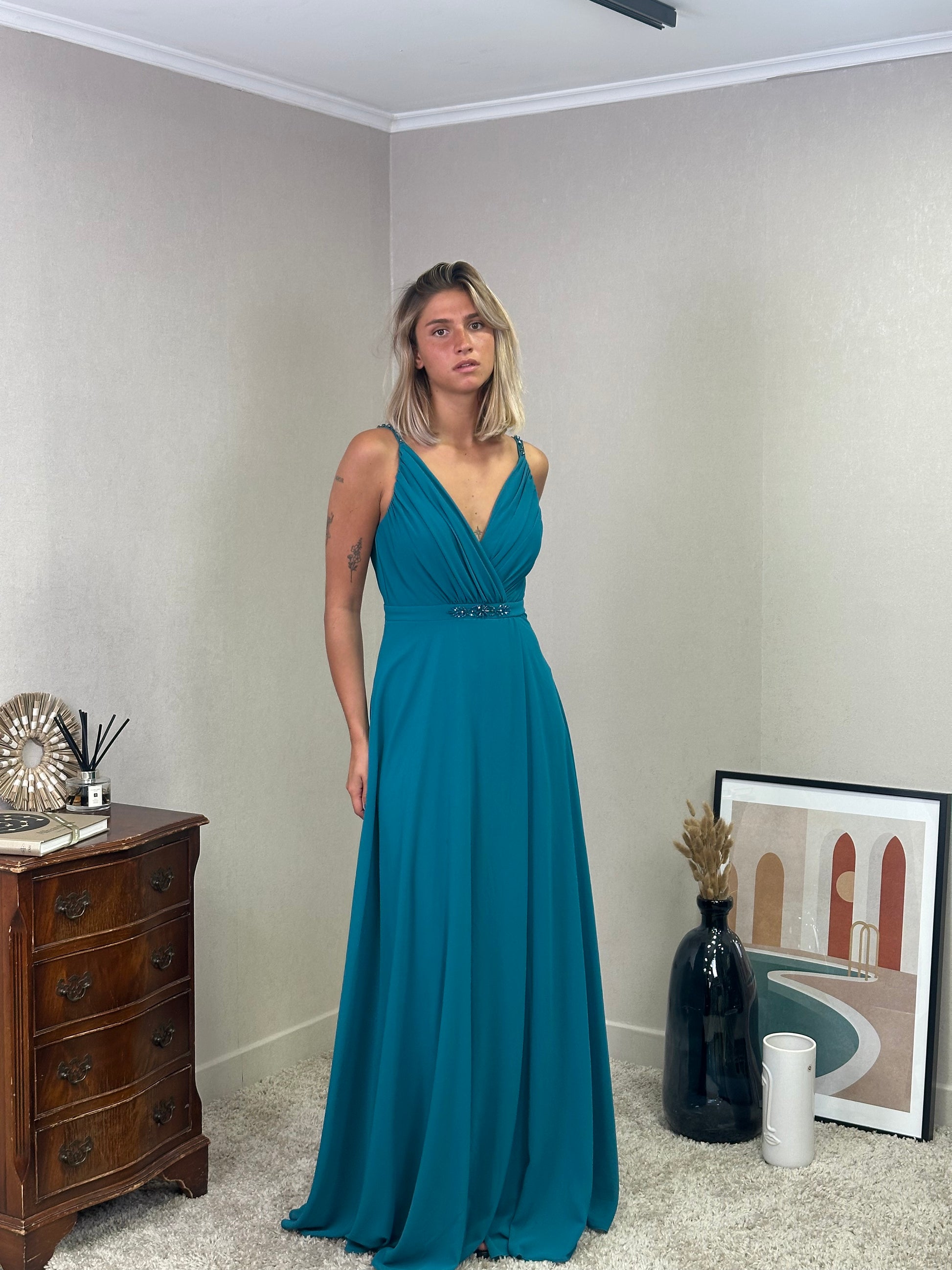 Robe de cérémonie fendue à bretelles, décolleté croisé et taille ornée - Pekin