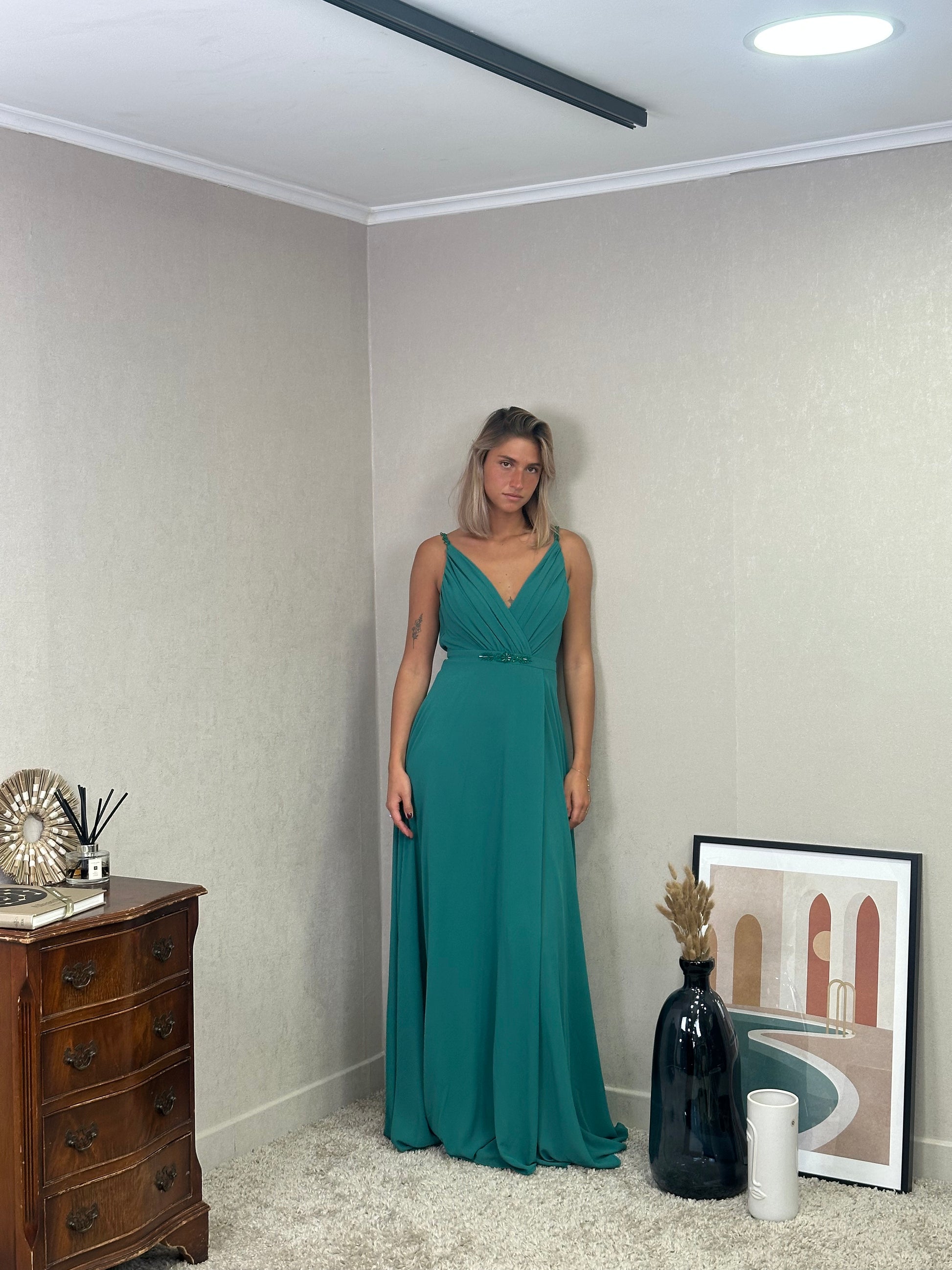 Robe de cérémonie fendue à bretelles, décolleté croisé et taille ornée - Pekin