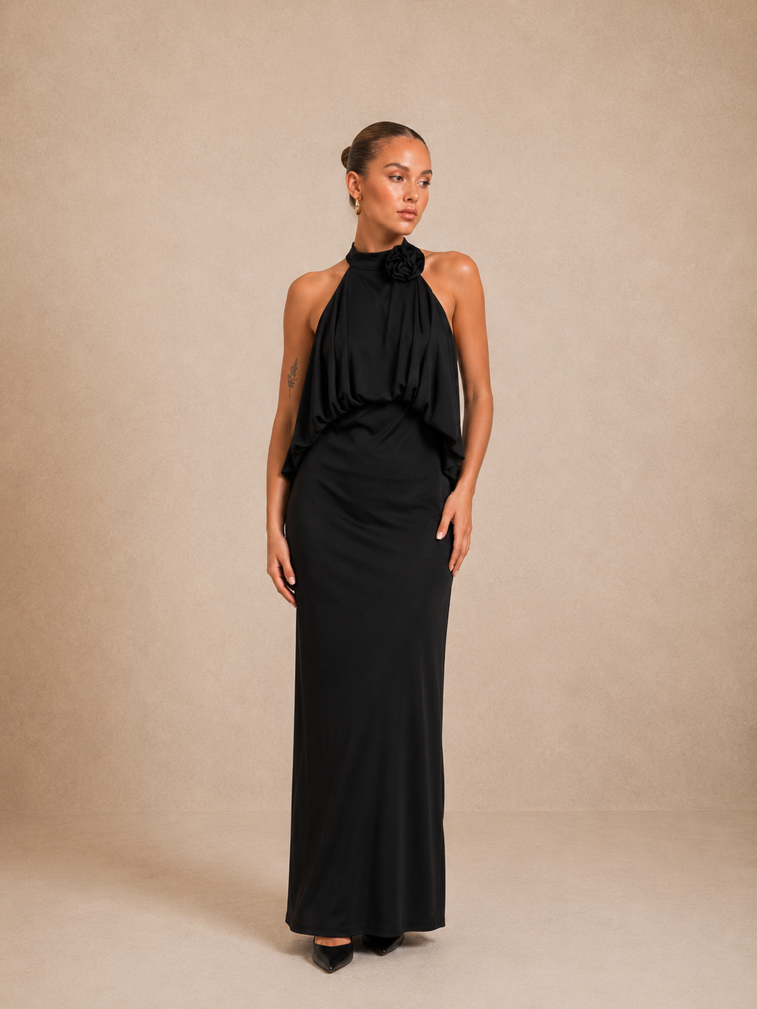 Robe longue marron à fleur épaulée Brisbane