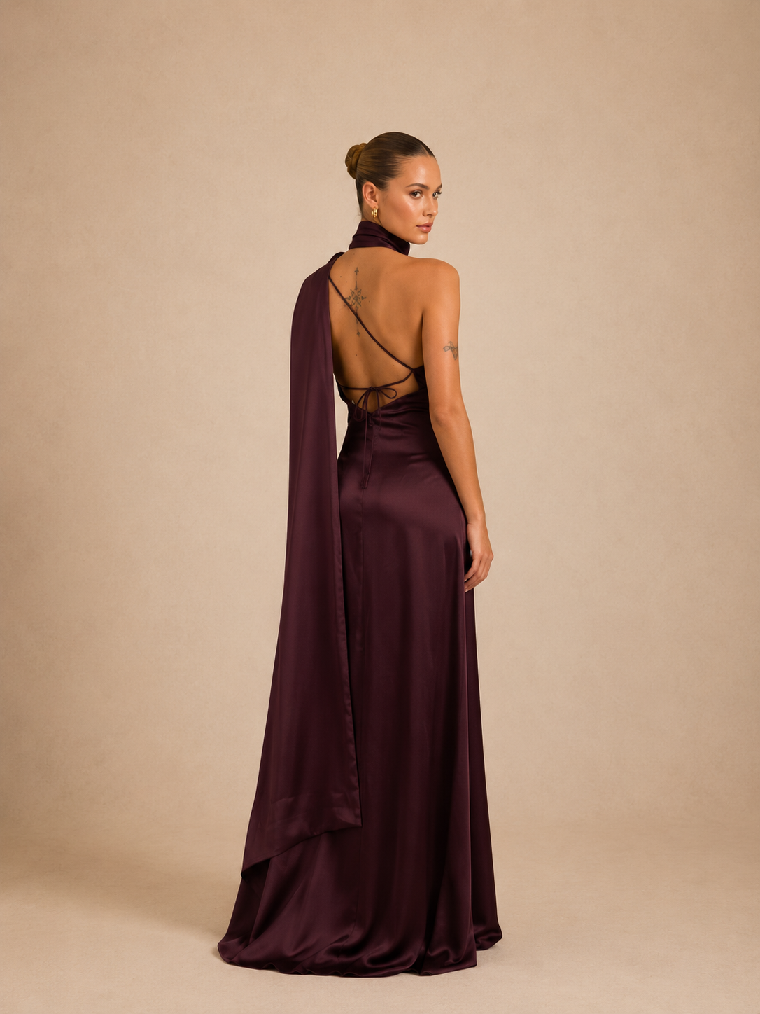 Robe longue en satin col montant - Hamilton