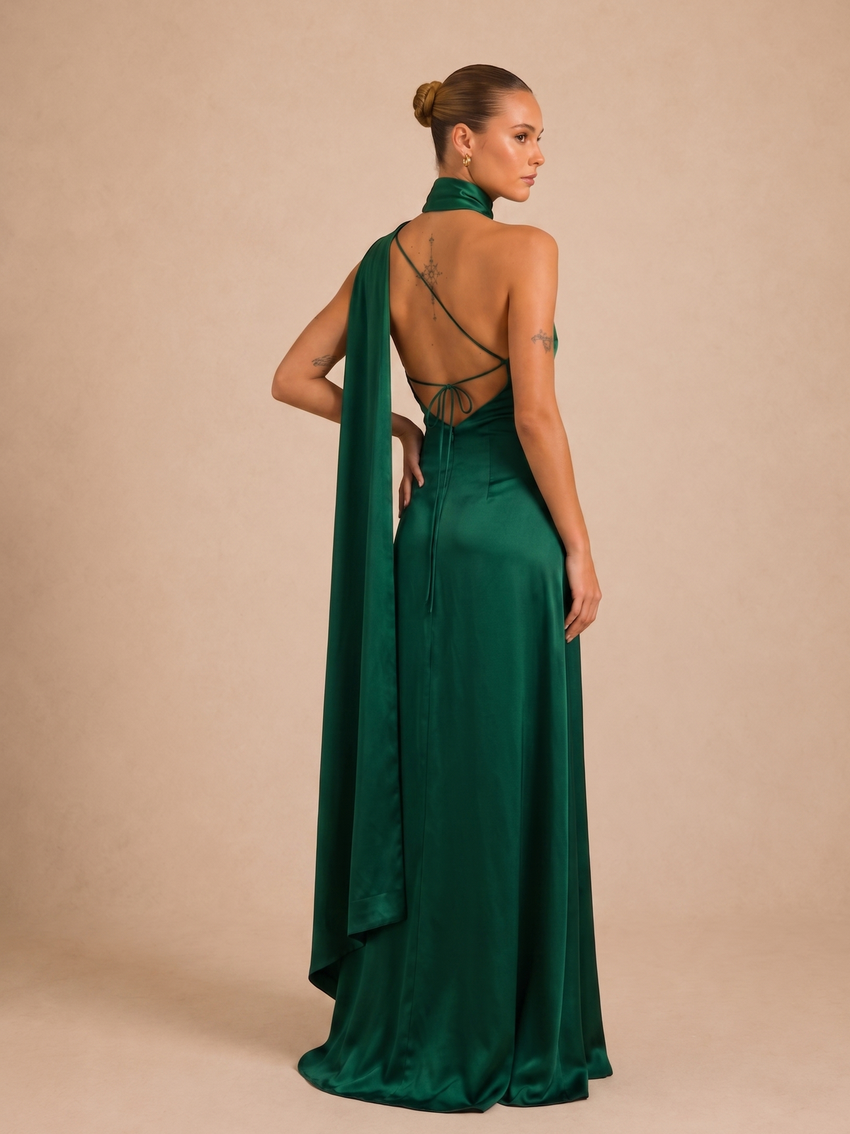 Robe longue en satin col montant - Hamilton