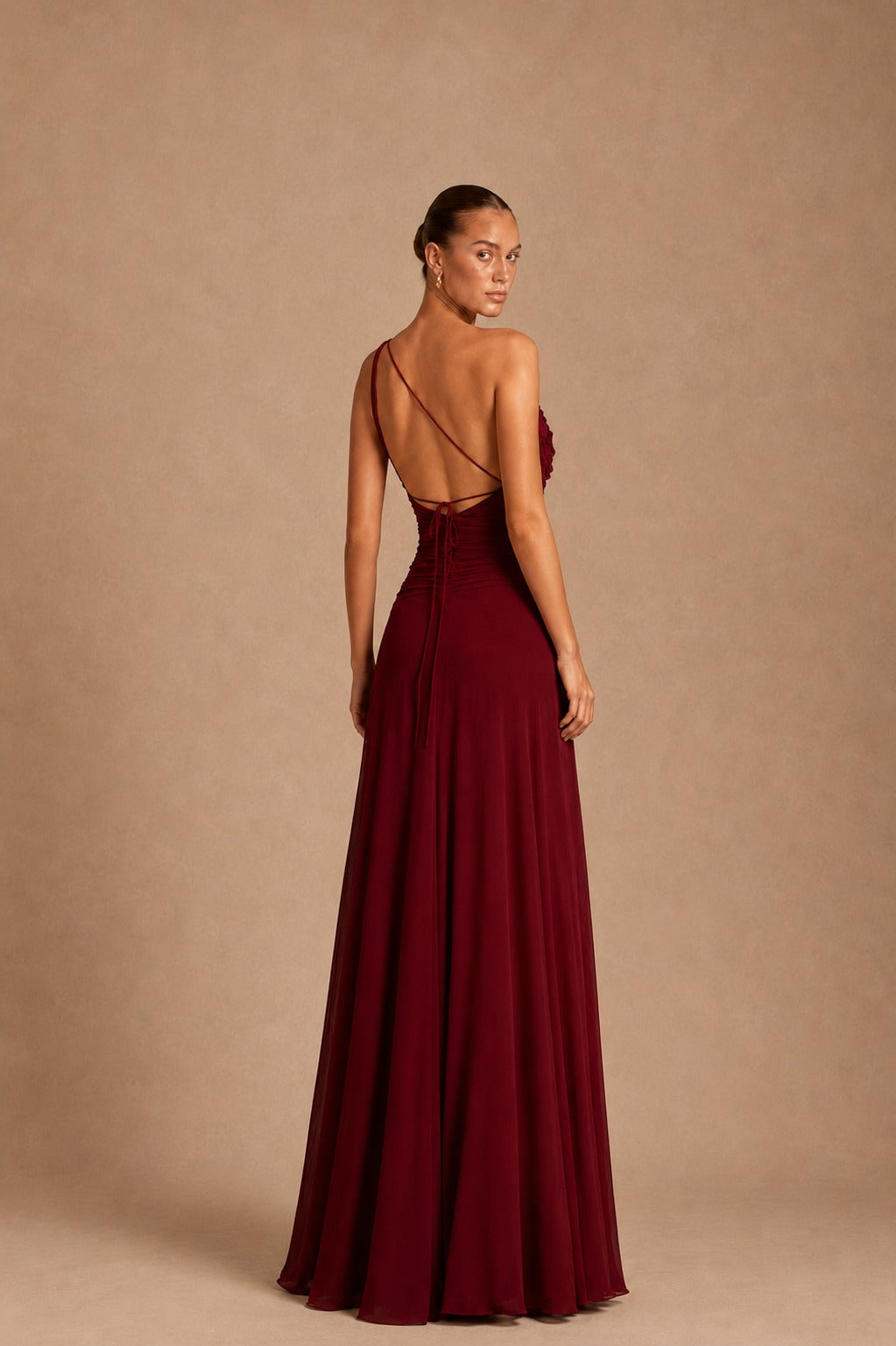 Robe longue asymétrique à fleurs en relief - Trat