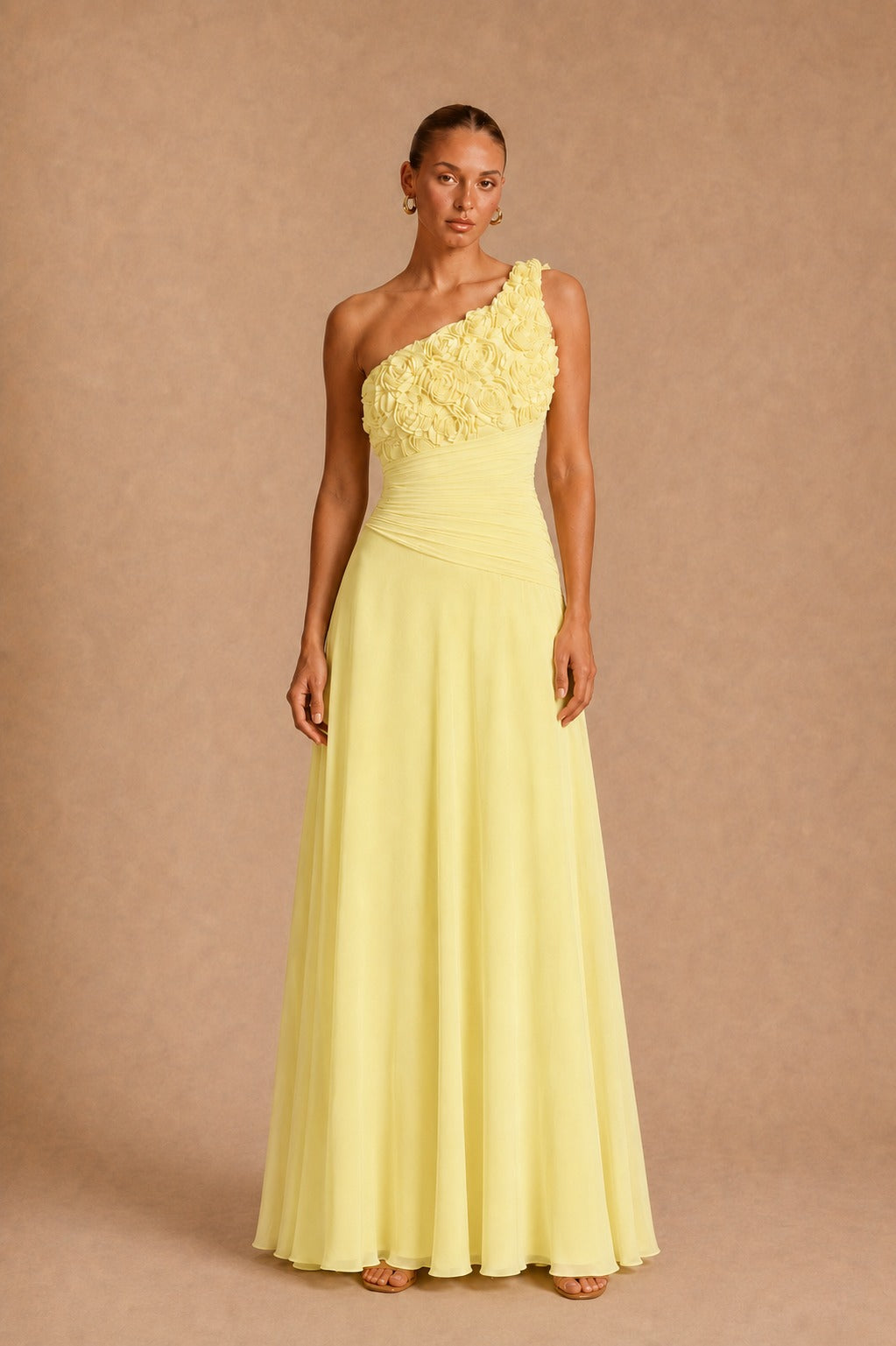 Robe longue asymétrique à fleurs en relief - Trat