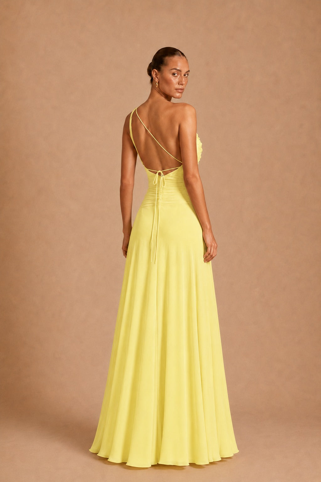 Robe longue asymétrique à fleurs en relief - Trat
