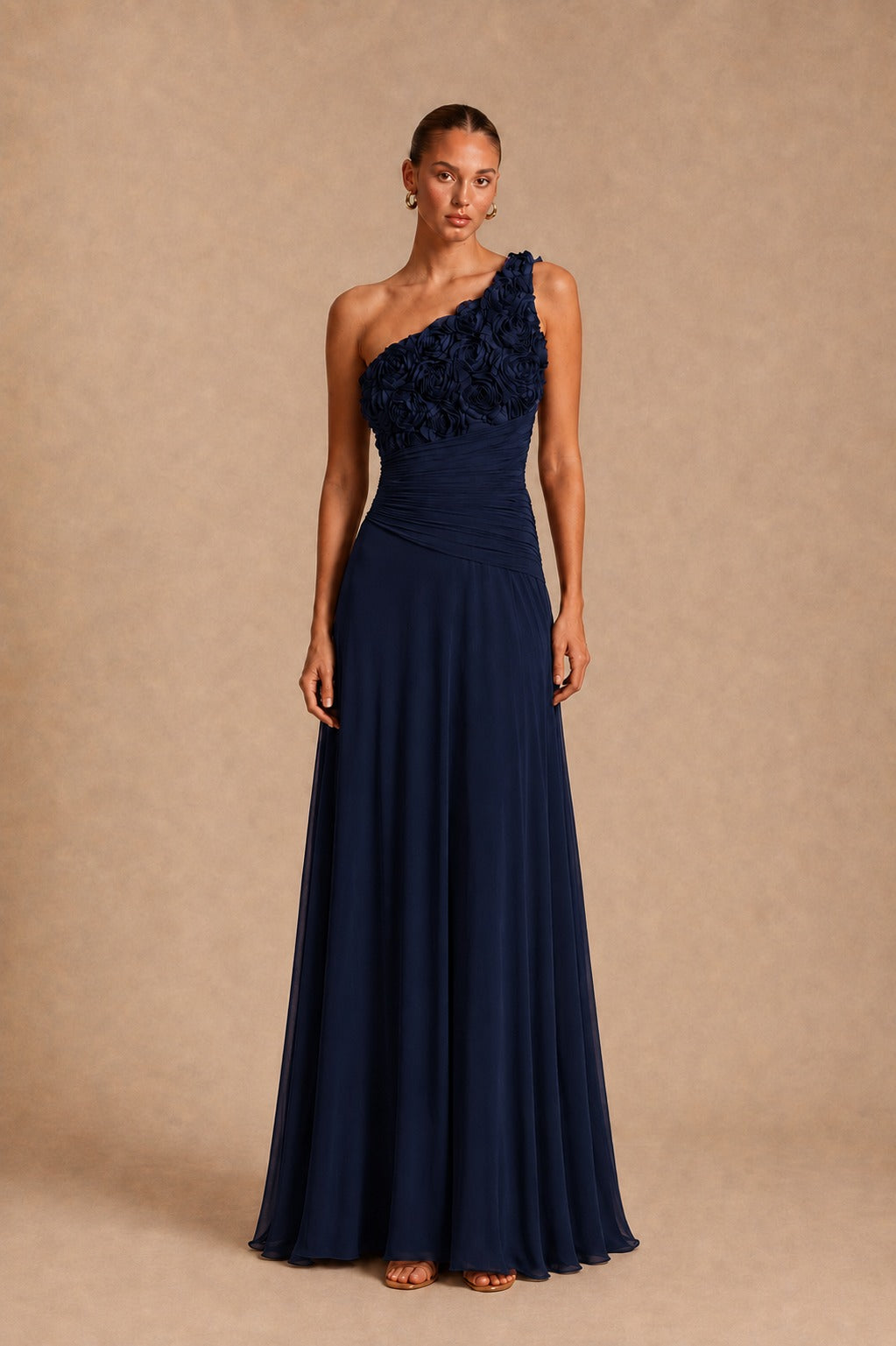 Robe longue asymétrique à fleurs en relief - Trat