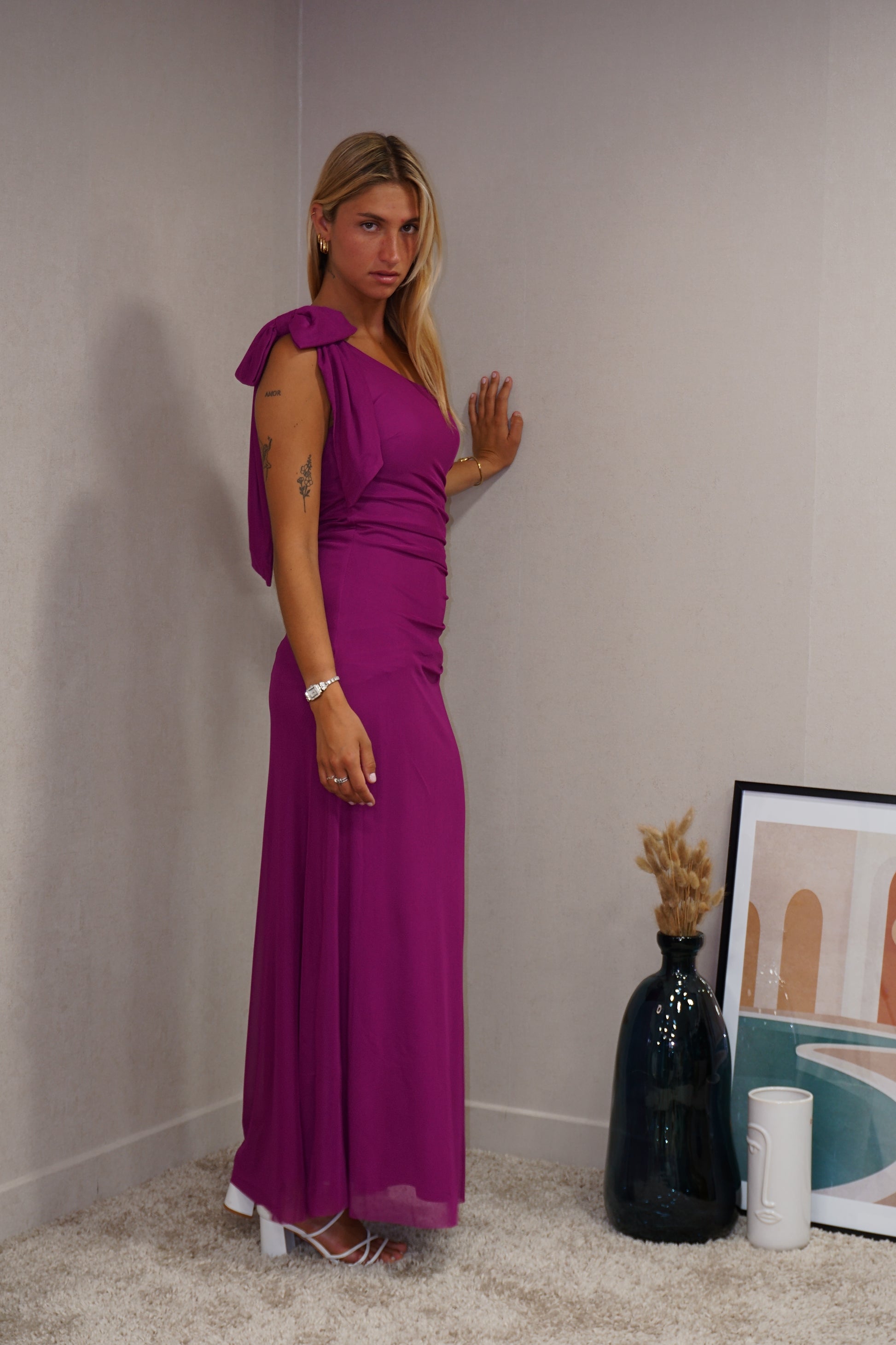 Robe de soirée asymétrique avec nœud sur l’épaule - SEVILLE