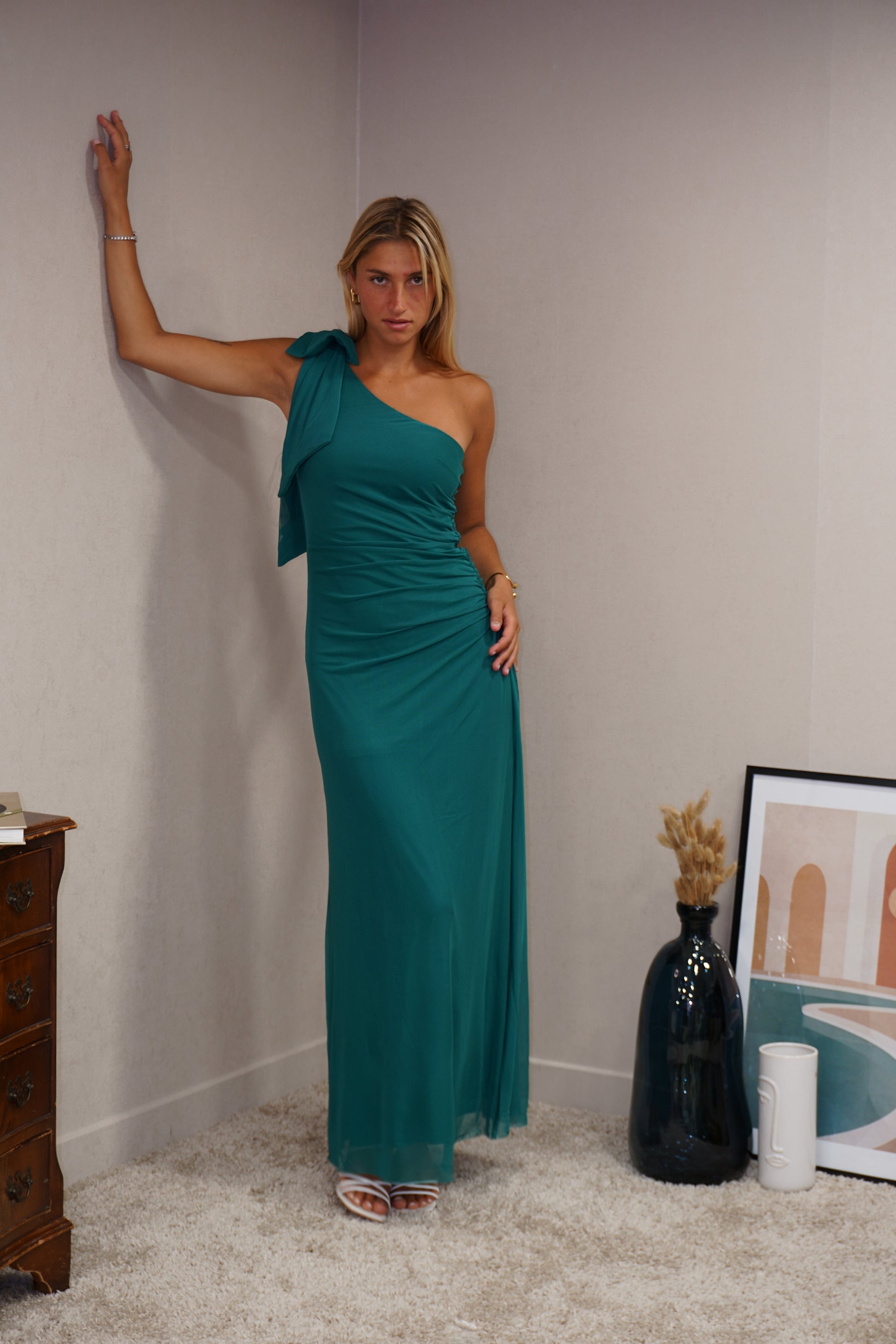 Robe de soirée asymétrique avec nœud sur l’épaule - SEVILLE