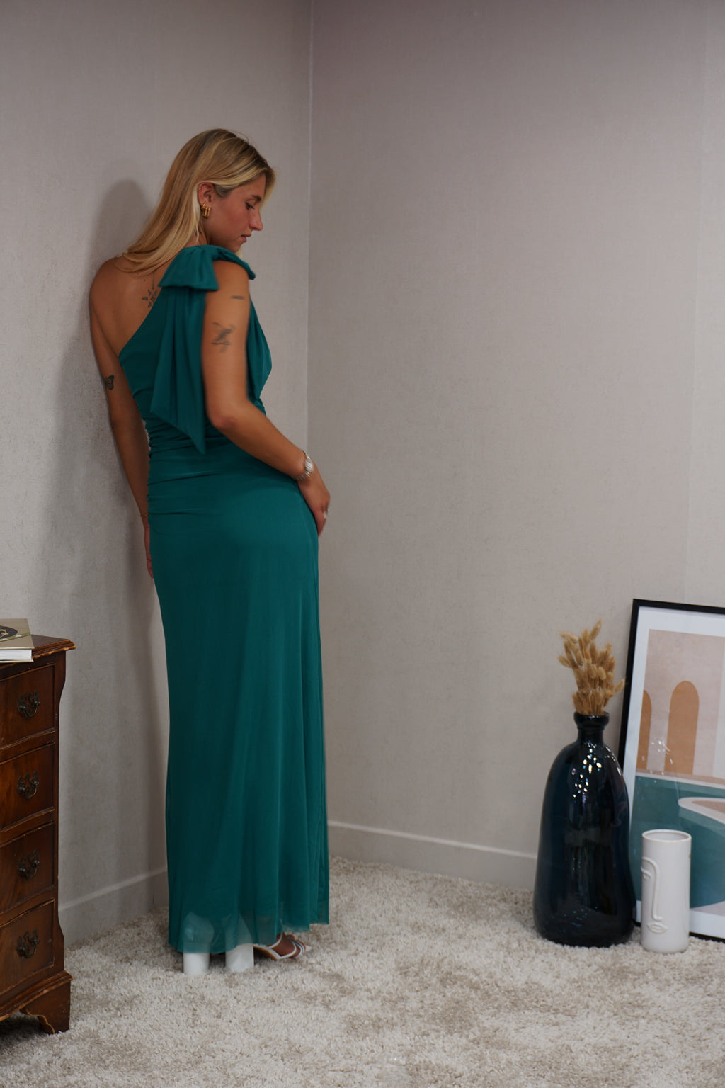 Robe de soirée asymétrique avec nœud sur l’épaule - SEVILLE