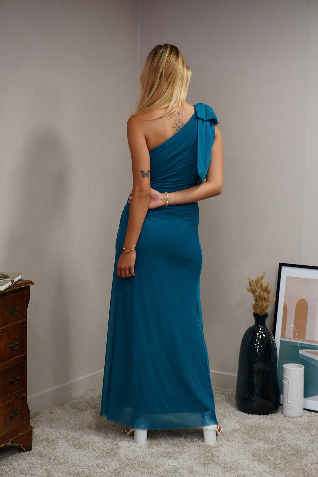 Robe de soirée asymétrique avec nœud sur l’épaule - SEVILLE