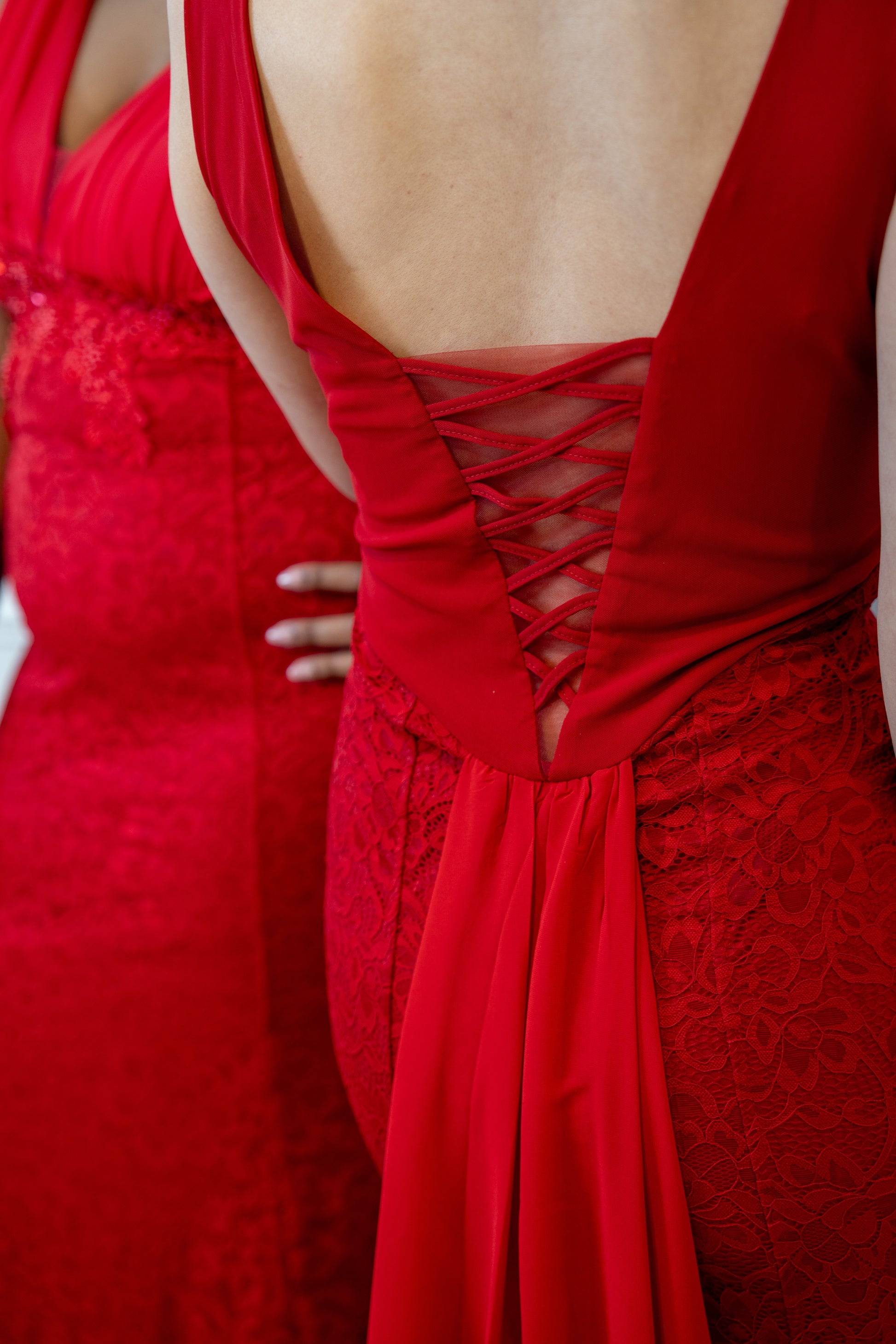 Robe de cérémonie longue en dentelle à décolleté en V et dos lacé - Rabat