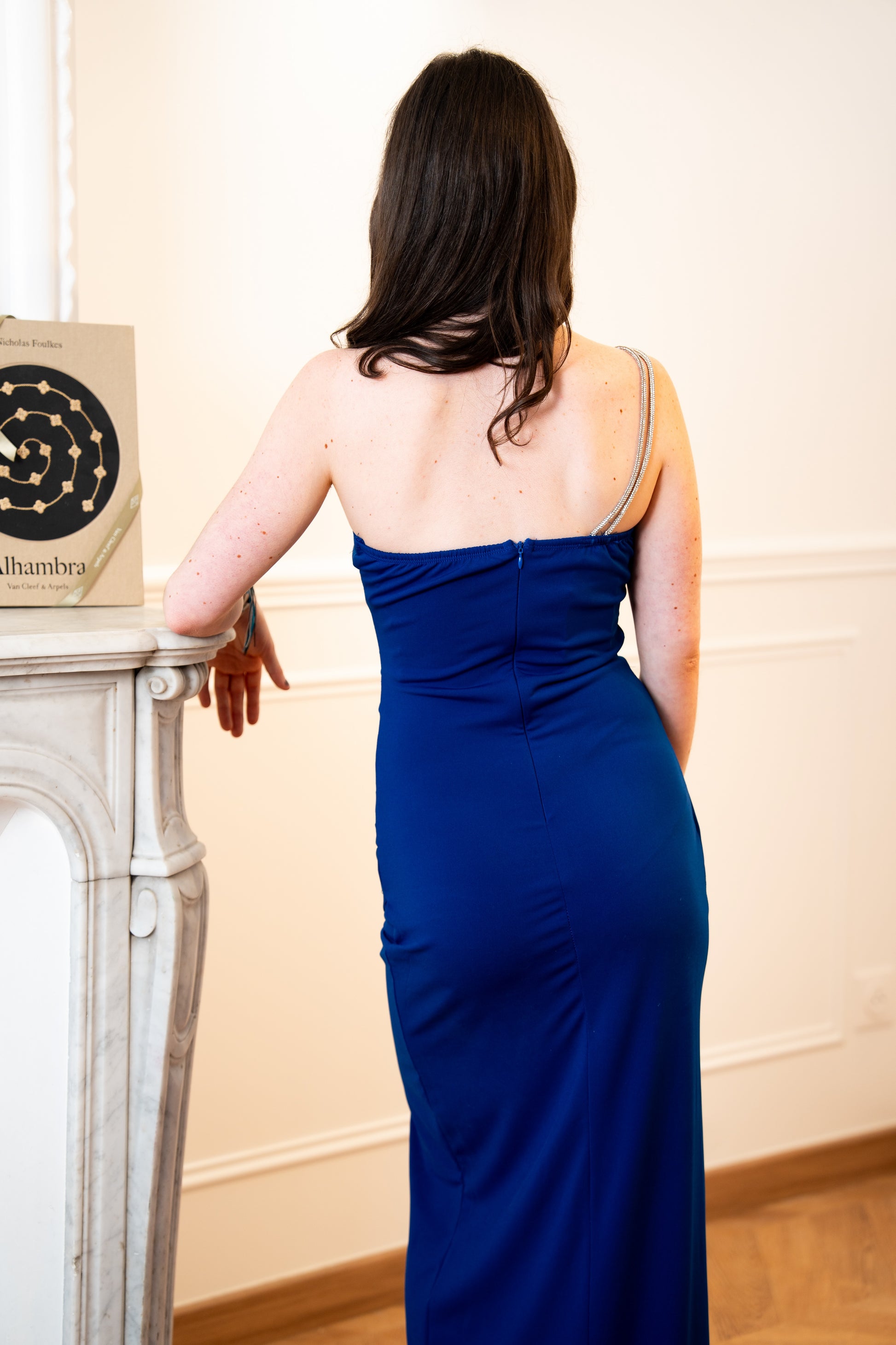 Robe de cérémonie longue asymétrique à une épaule et fente élégante - Valvidia