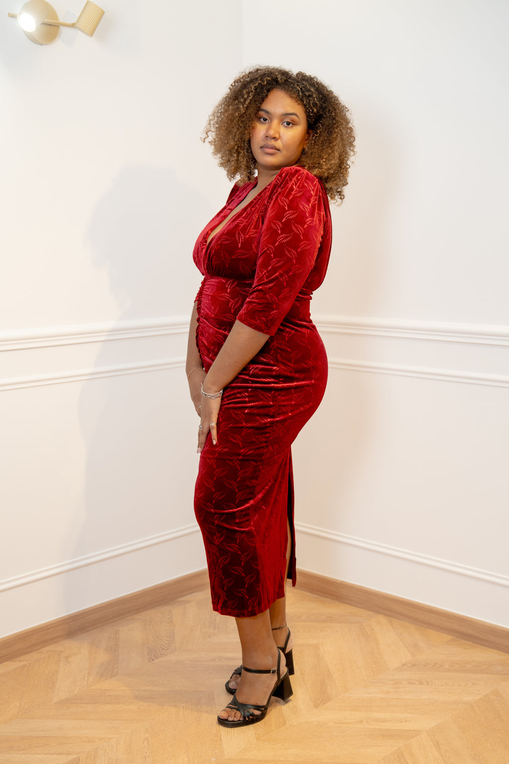 Robe de cérémonie longue en velours à décolleté cache-cœur et coupe fluide - Pyléa