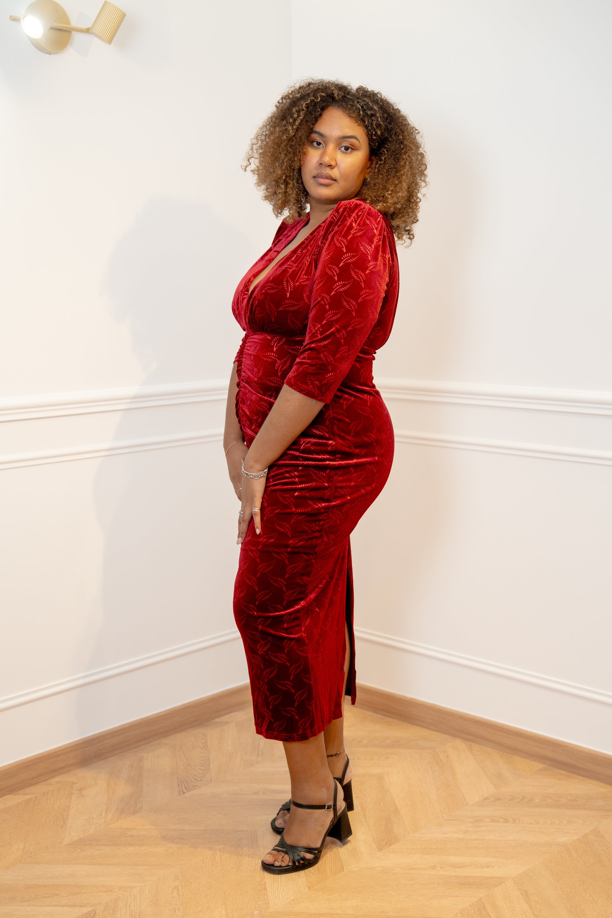 Robe de cérémonie longue en velours à décolleté cache-cœur et coupe fluide - Pyléa