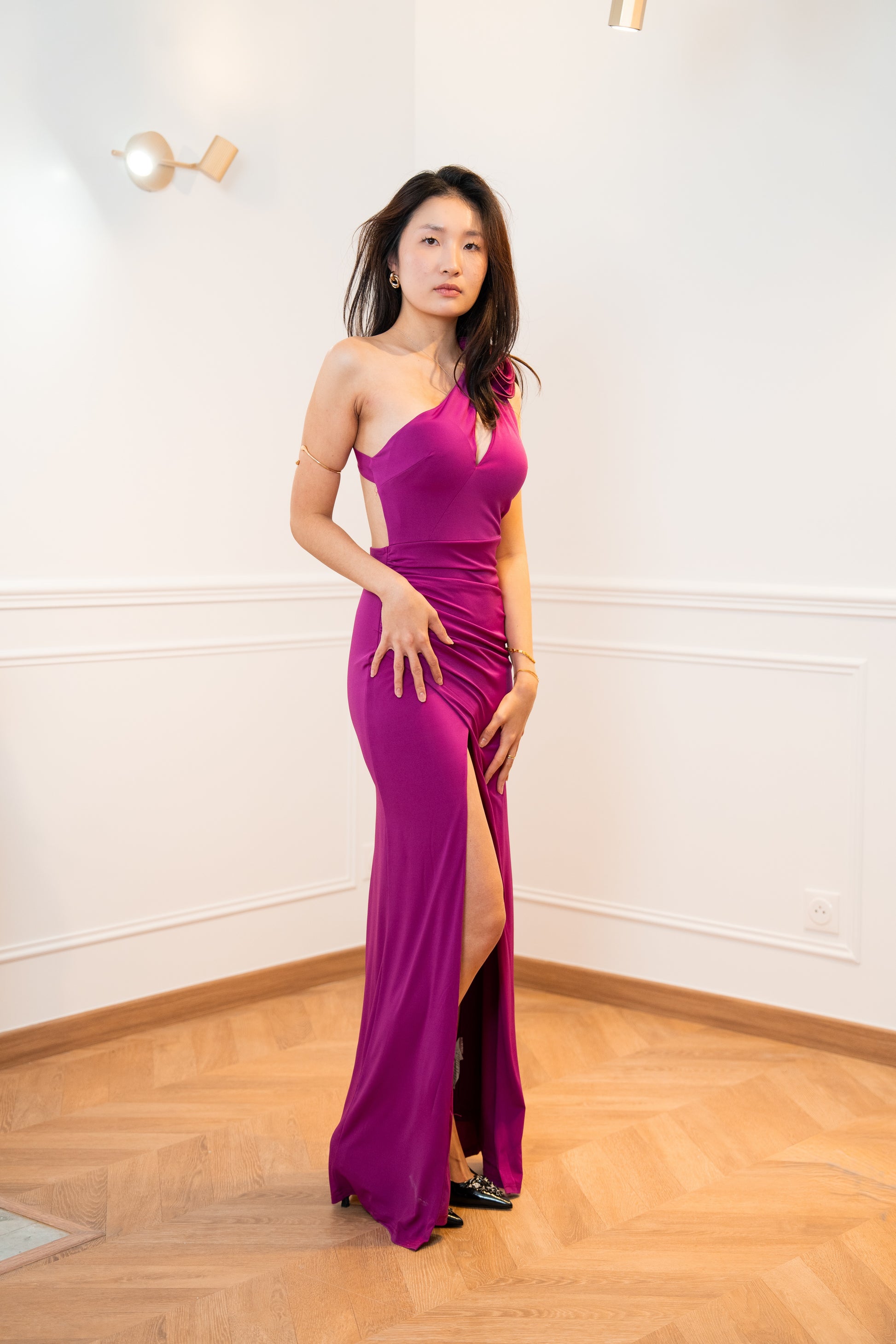 Robe de soirée asymétrique, dos nu & élégance sculpturale - Porto