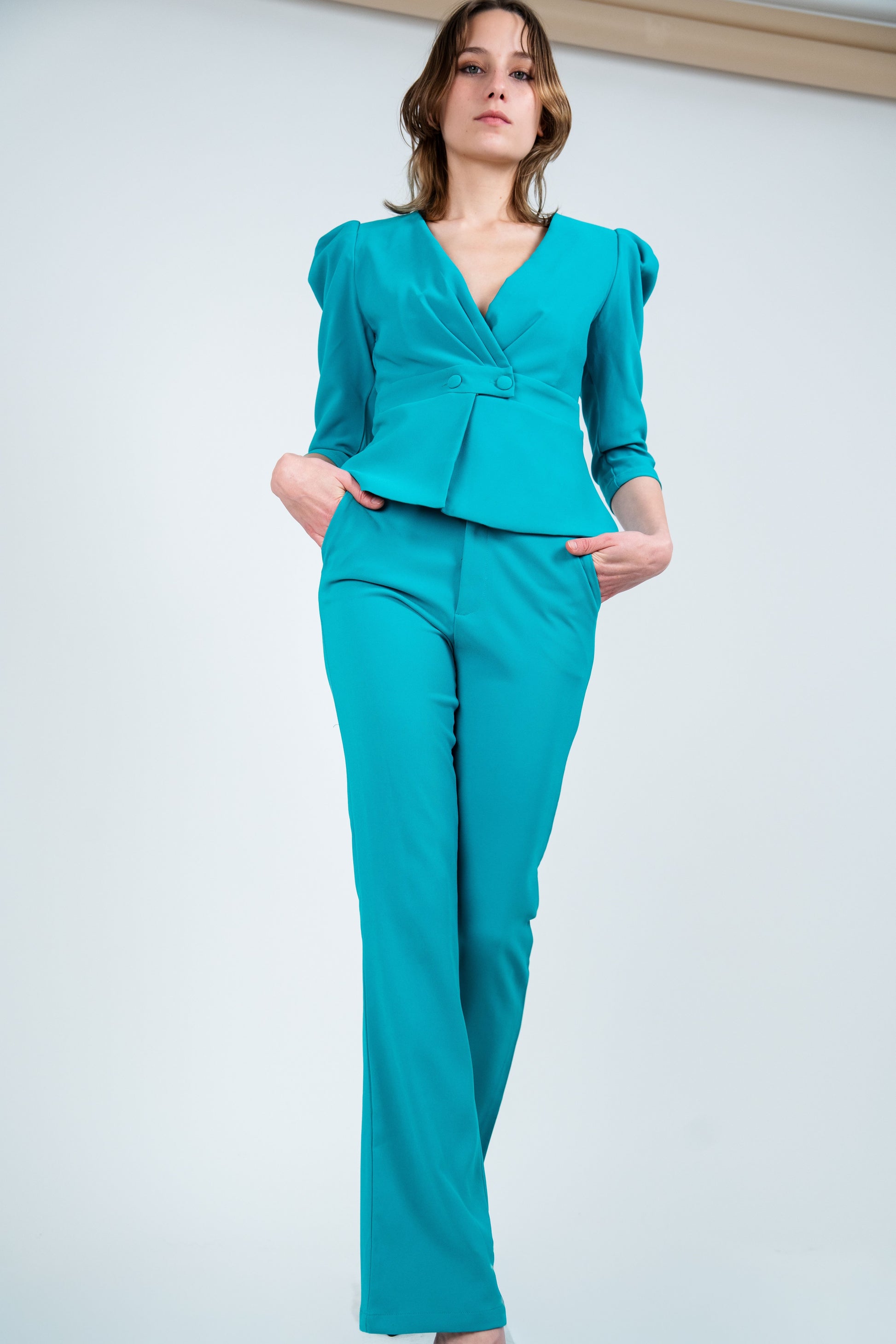 A simple and elegant ALBURY ensemble