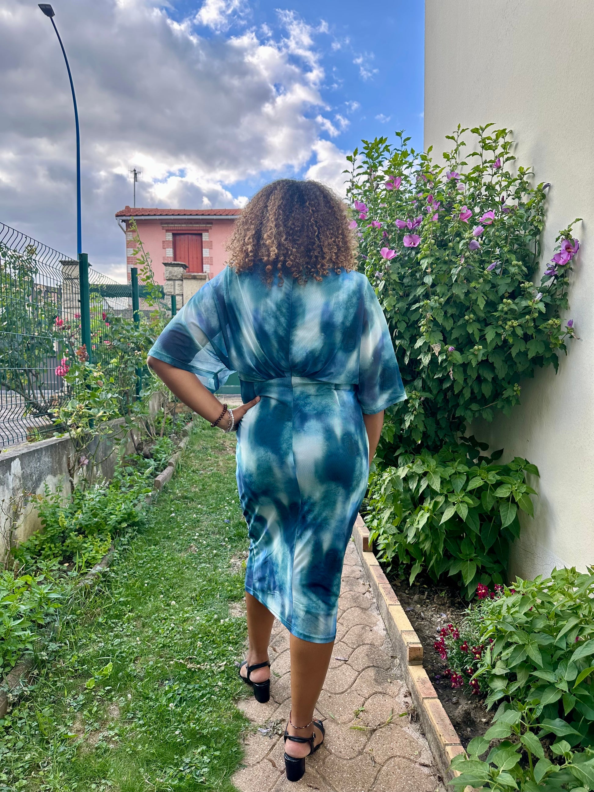 Robe midi imprimée grande taille raffinée avec manche effet papillon Luanda