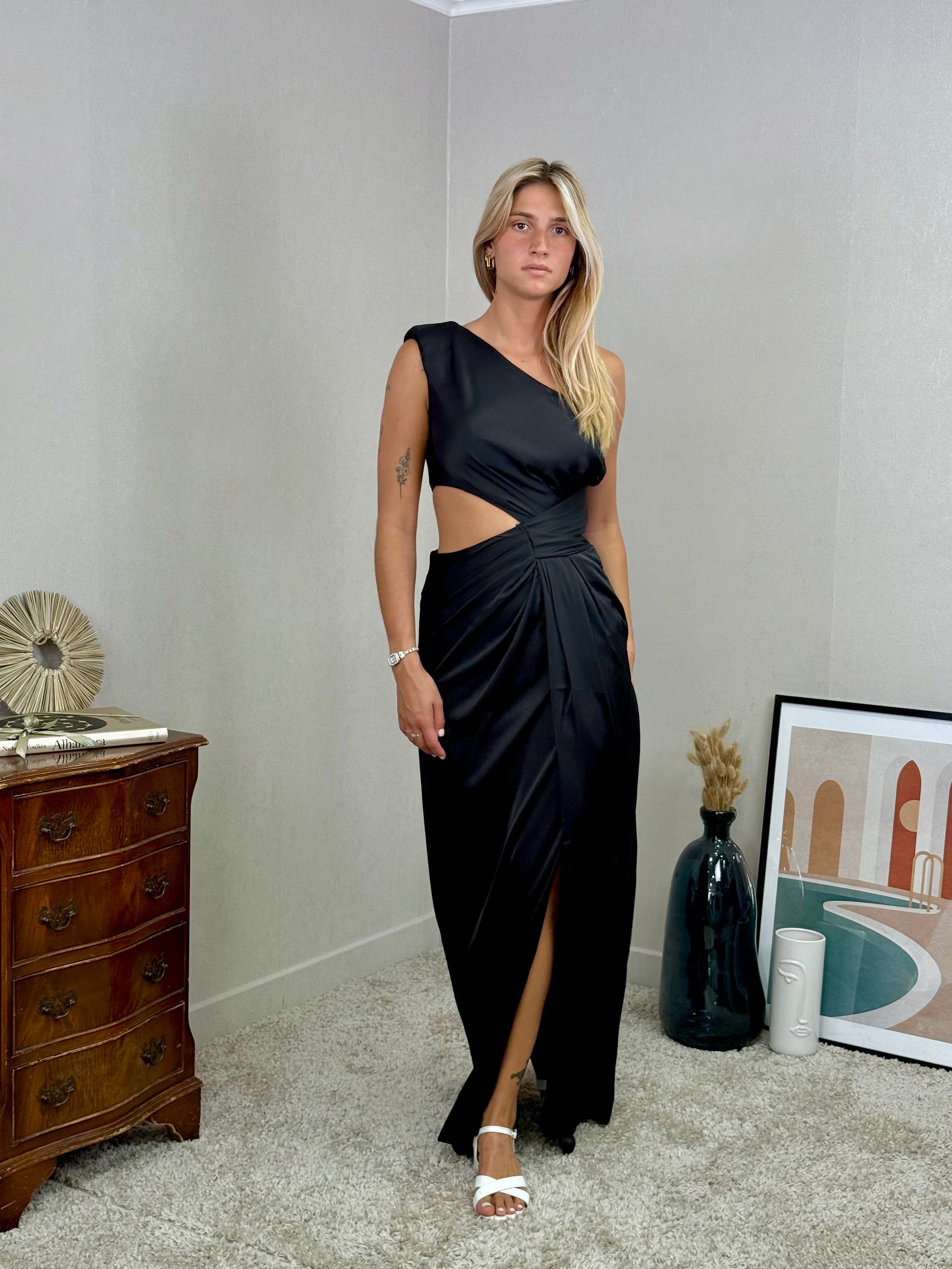 Robe de soirée satin tendance asymétrique Melbourne