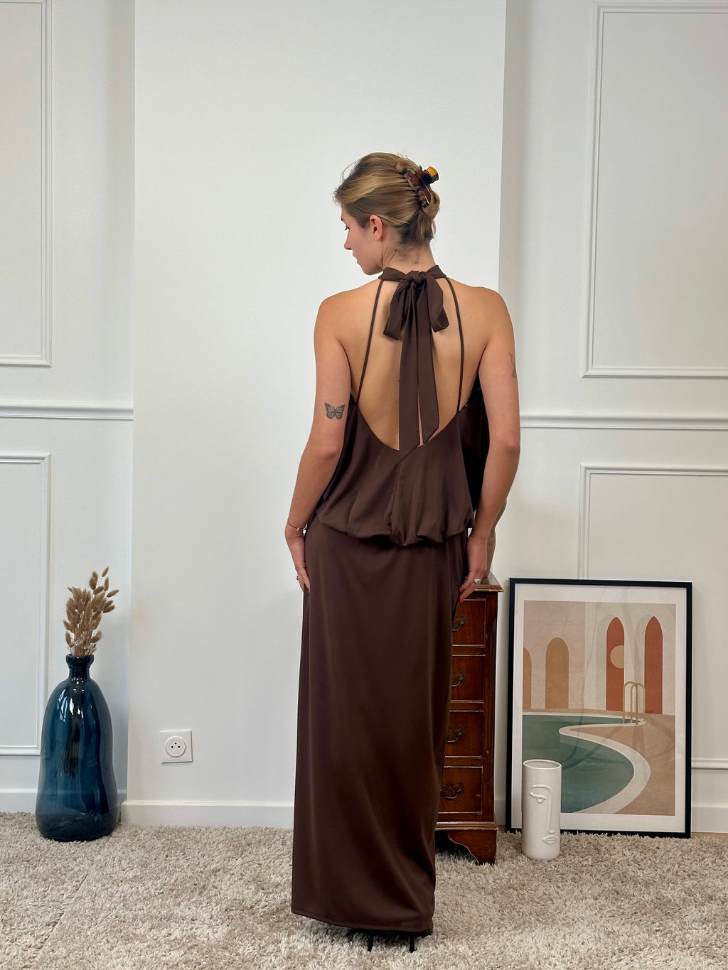 Robe longue marron à fleur épaulée Brisbane
