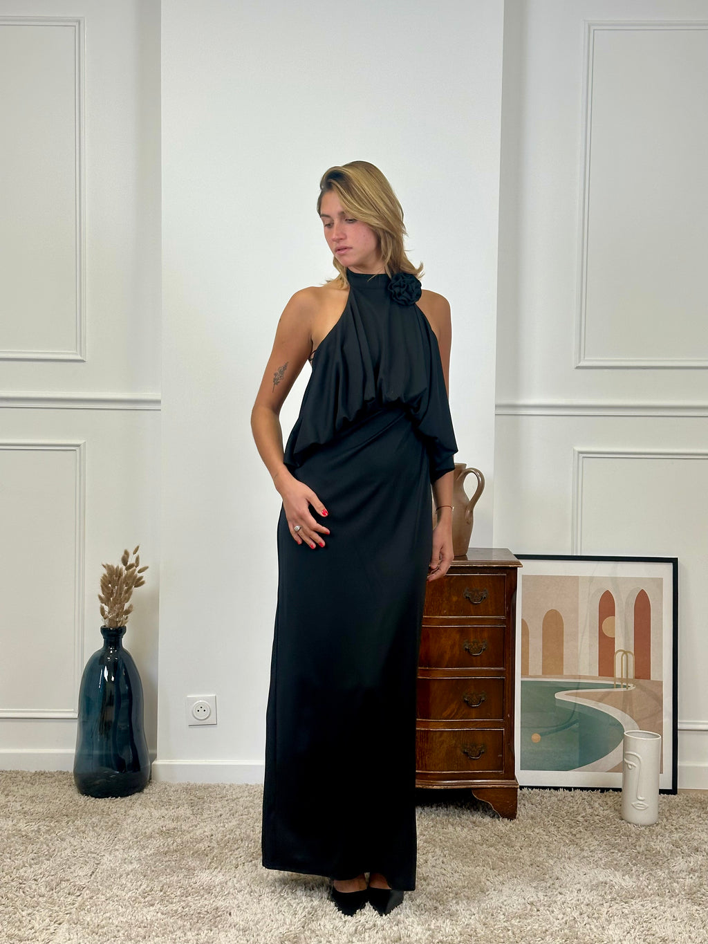 Robe longue marron à fleur épaulée Brisbane