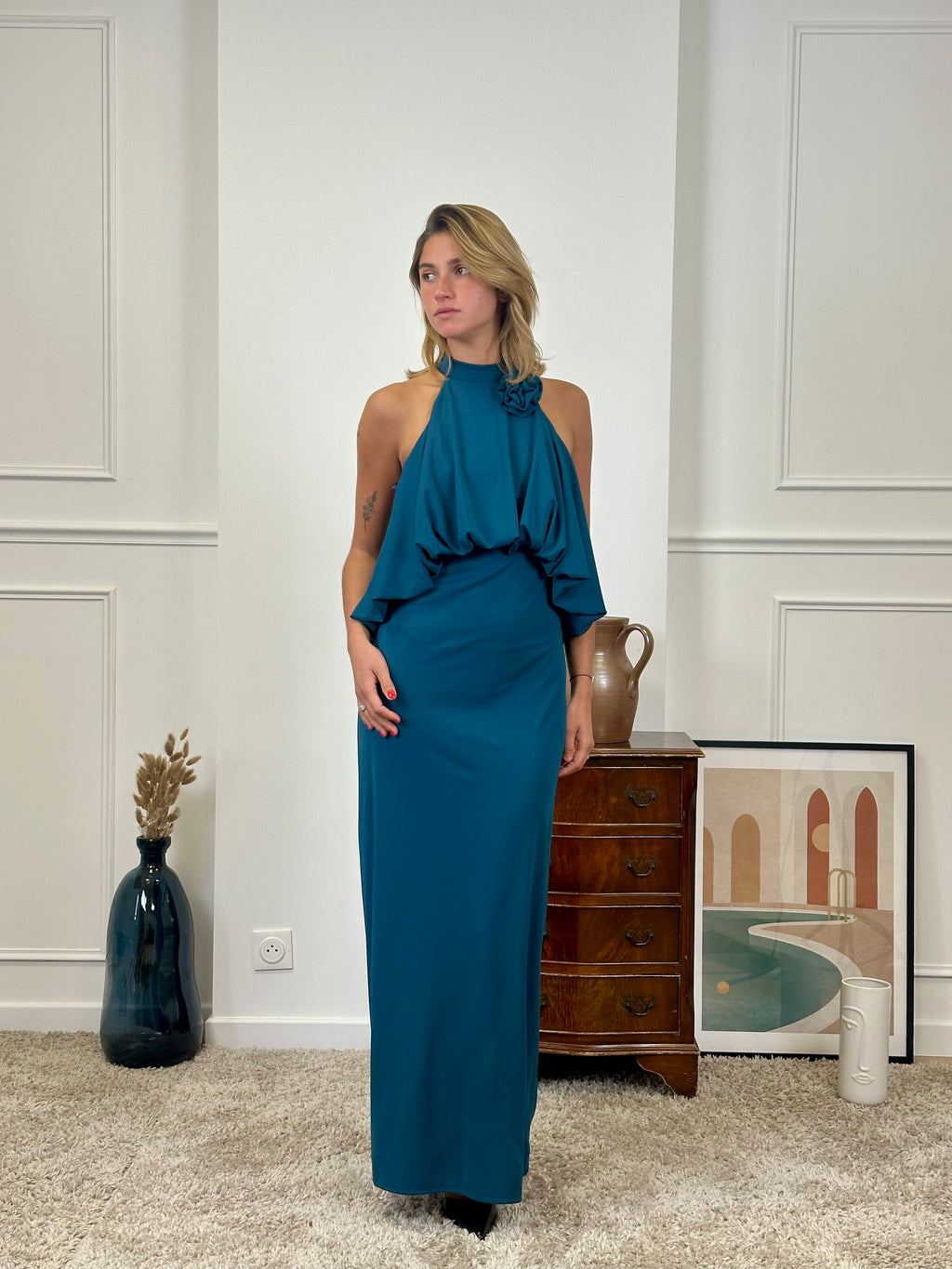 Robe longue marron à fleur épaulée Brisbane