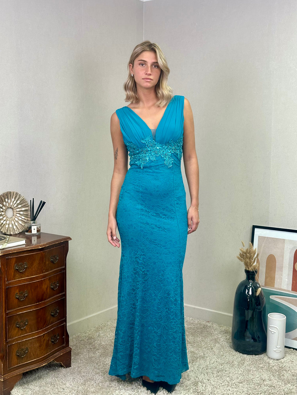 Robe de cérémonie longue en dentelle à décolleté en V et dos lacé - Rabat