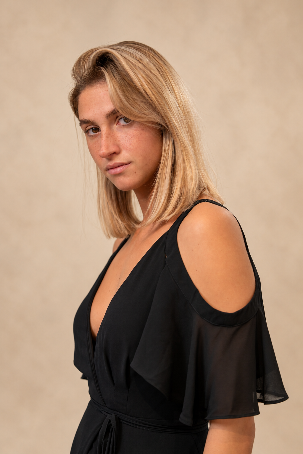 Robe de cérémonie longue cache-cœur à volants - Hyère