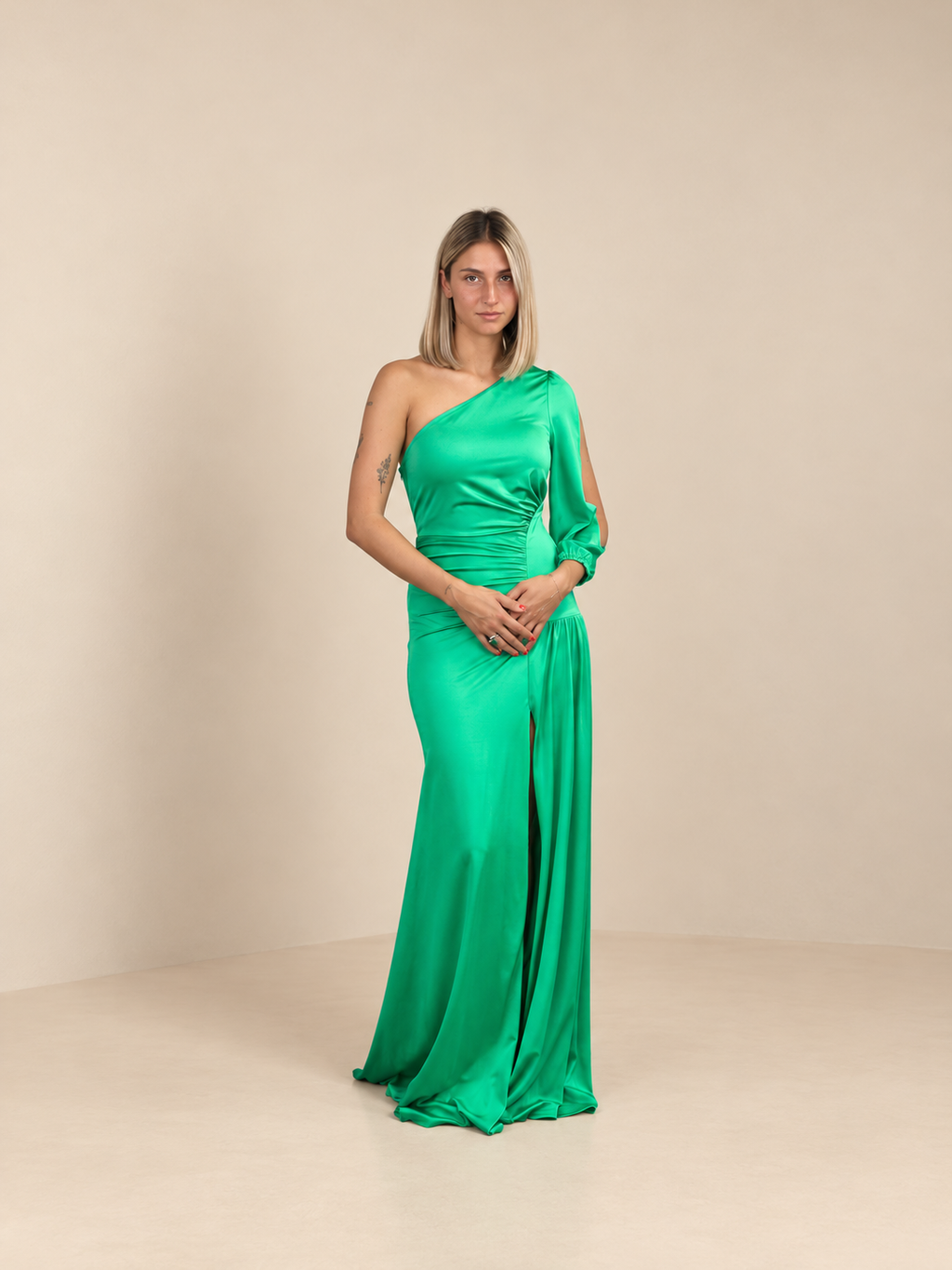 Robe longue asymétrique à manches drapées - Monaco