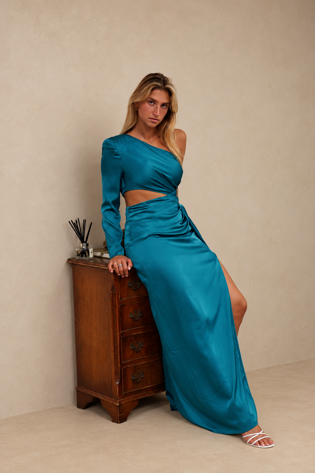 Robe longue asymétrique en satin - Bangkok