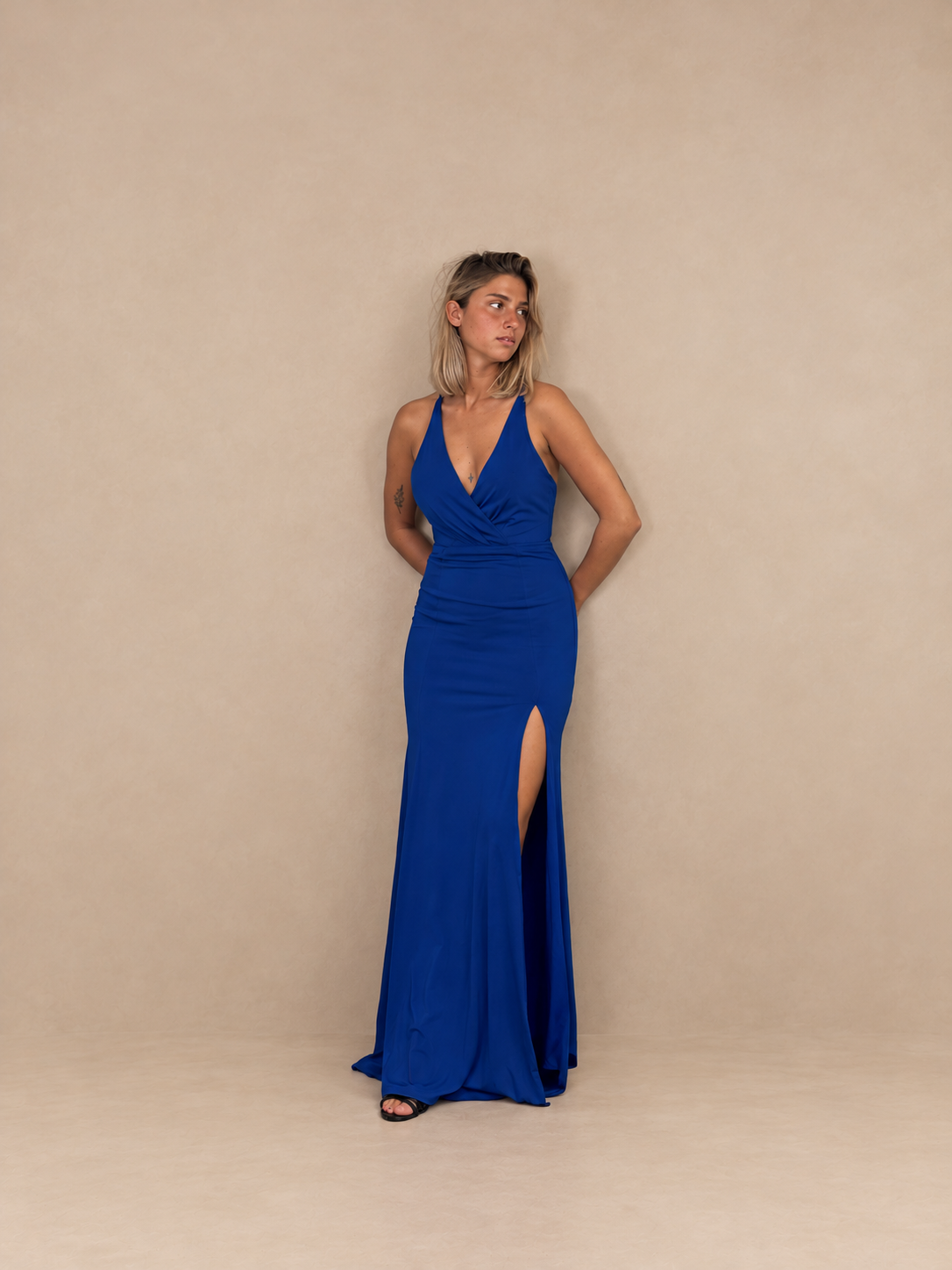 Robe de soirée longue à bretelles croisées - Riga