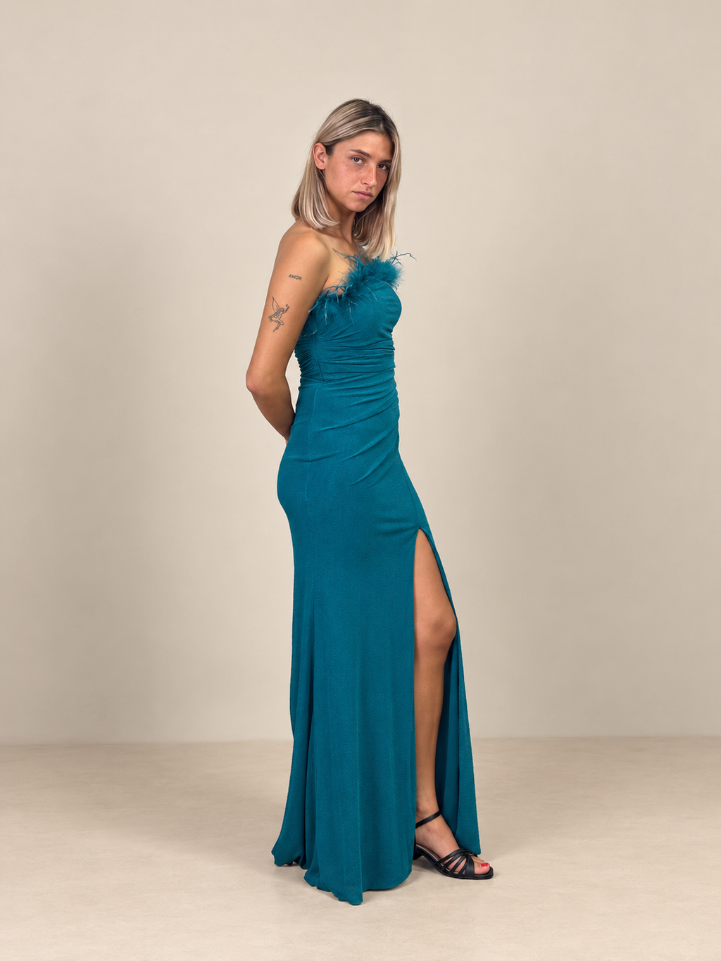 Robe de soirée longue à plumes - Vasteras