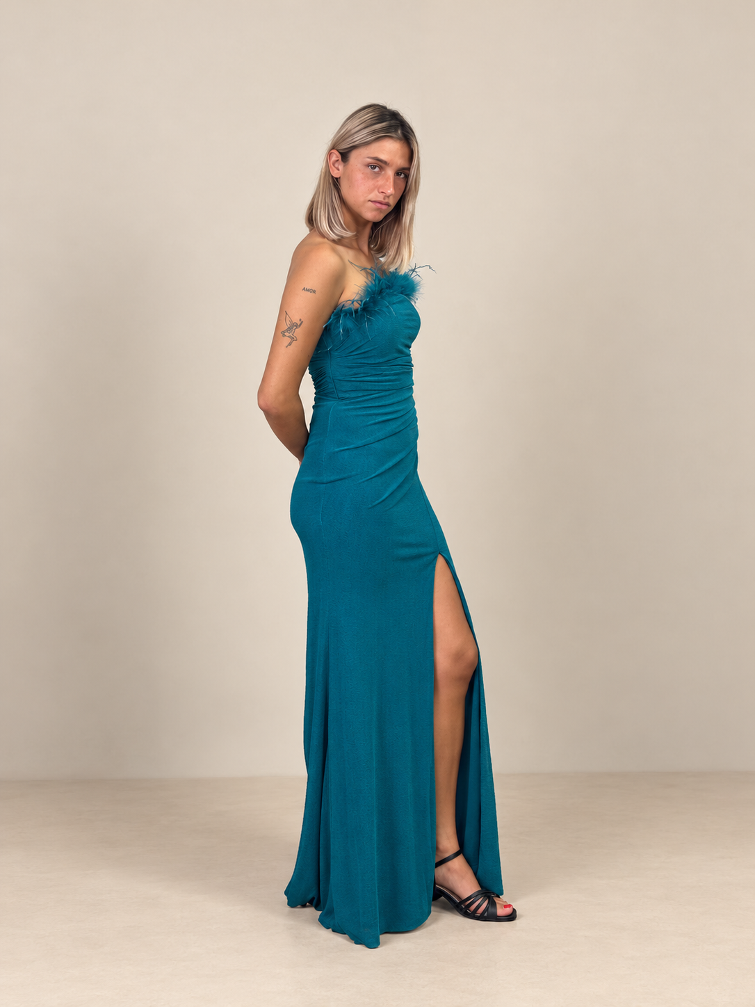 Robe de soirée longue à plumes - Vasteras