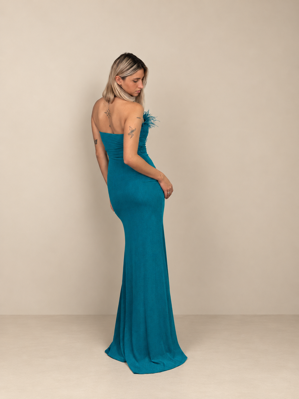 Robe de soirée longue à plumes - Vasteras
