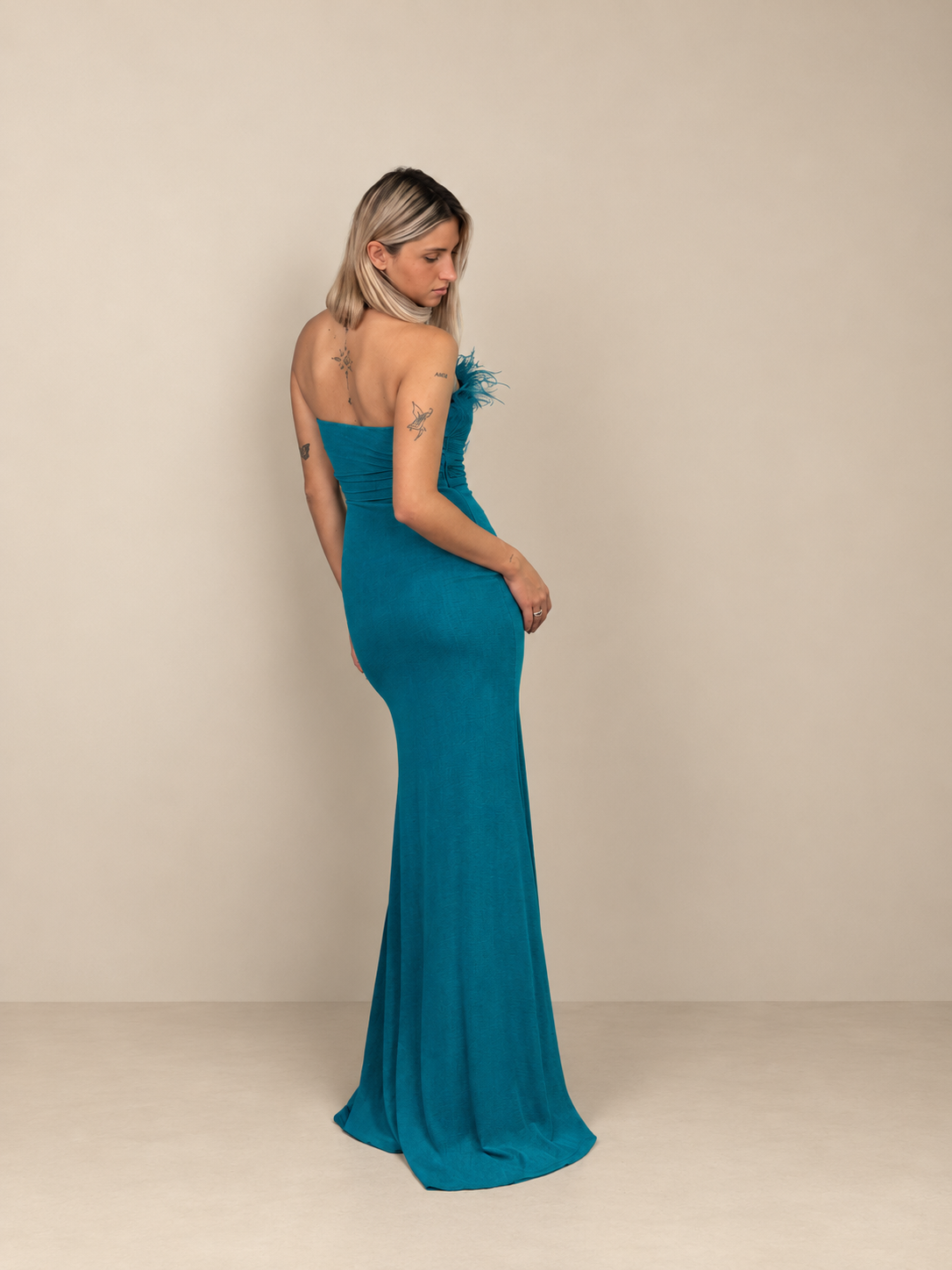 Robe de soirée longue à plumes - Vasteras