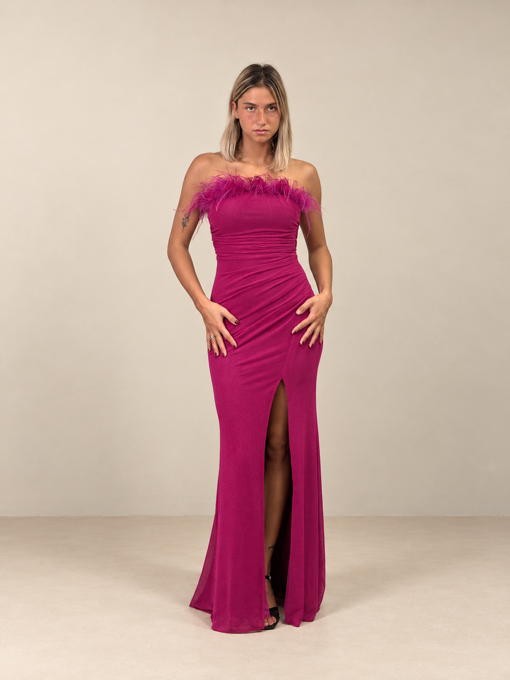 Robe de soirée longue à plumes - Vasteras