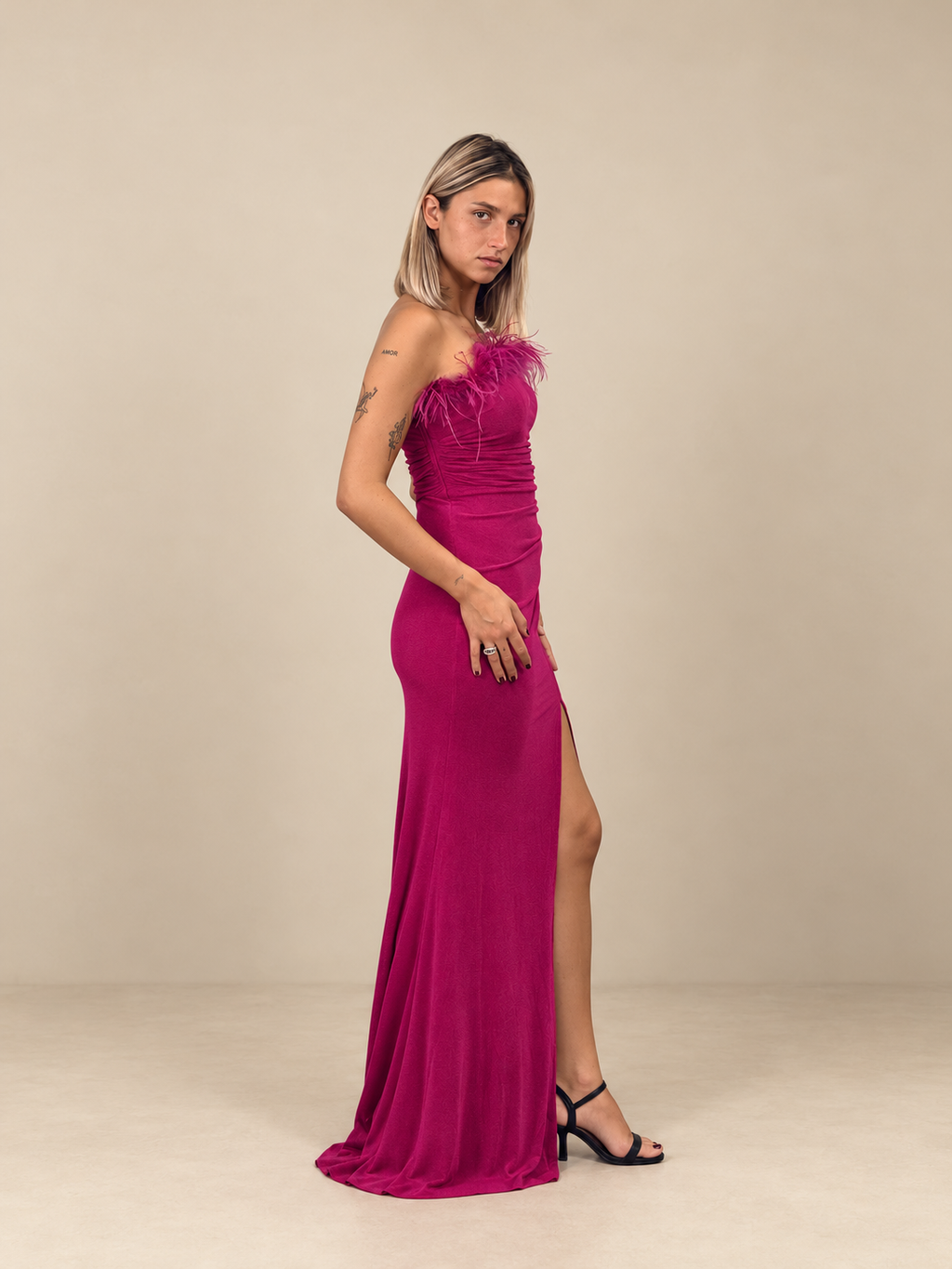 Robe de soirée longue à plumes - Vasteras