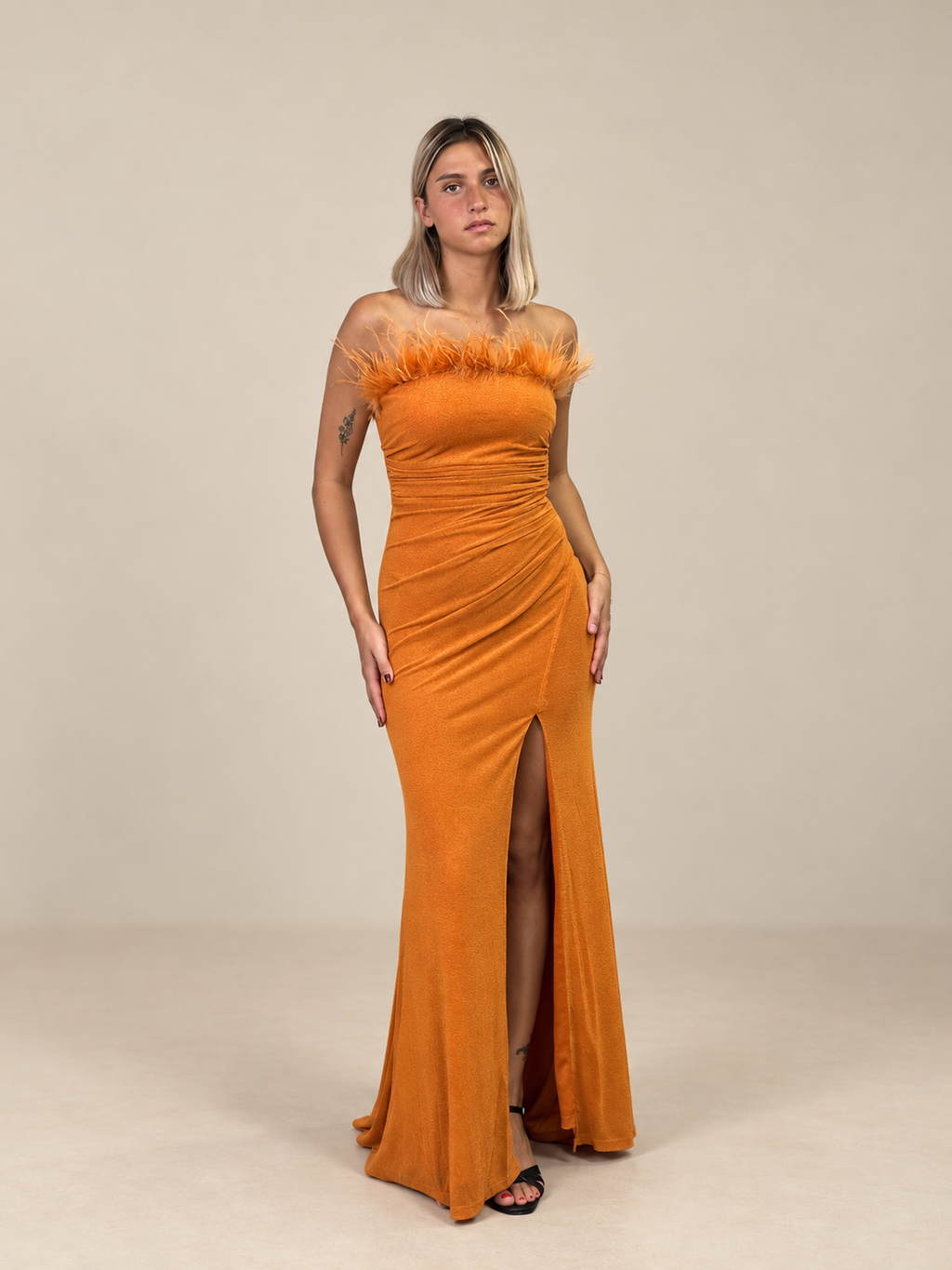 Robe de soirée longue à plumes - Vasteras