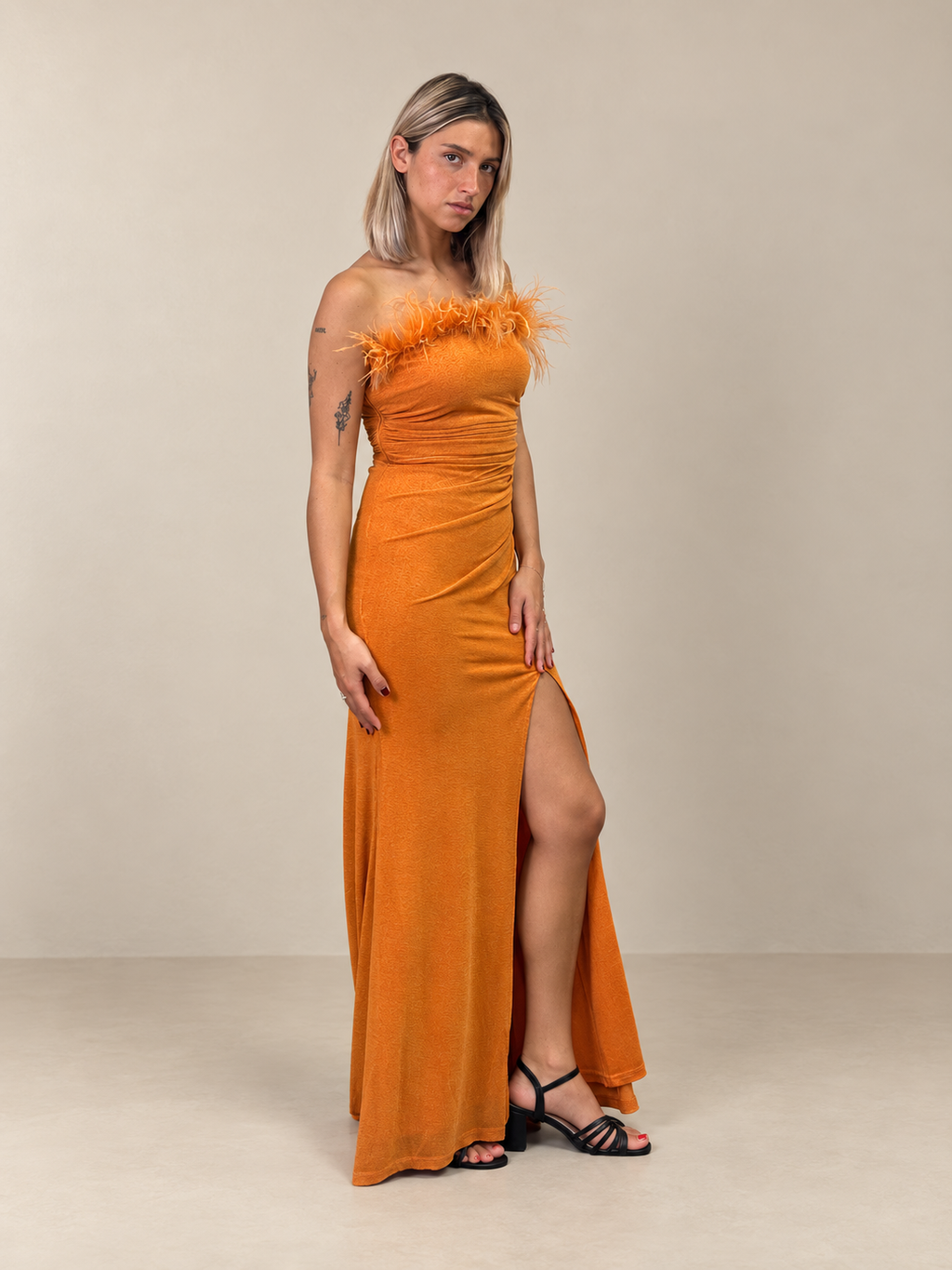 Robe de soirée longue à plumes - Vasteras