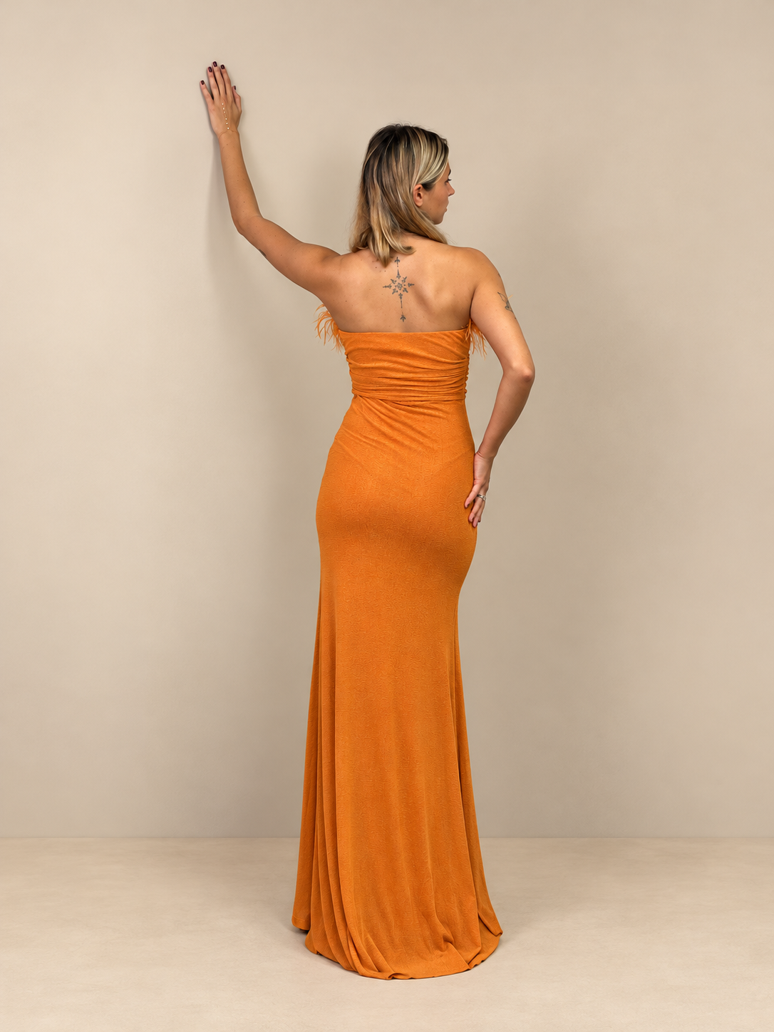 Robe de soirée longue à plumes - Vasteras