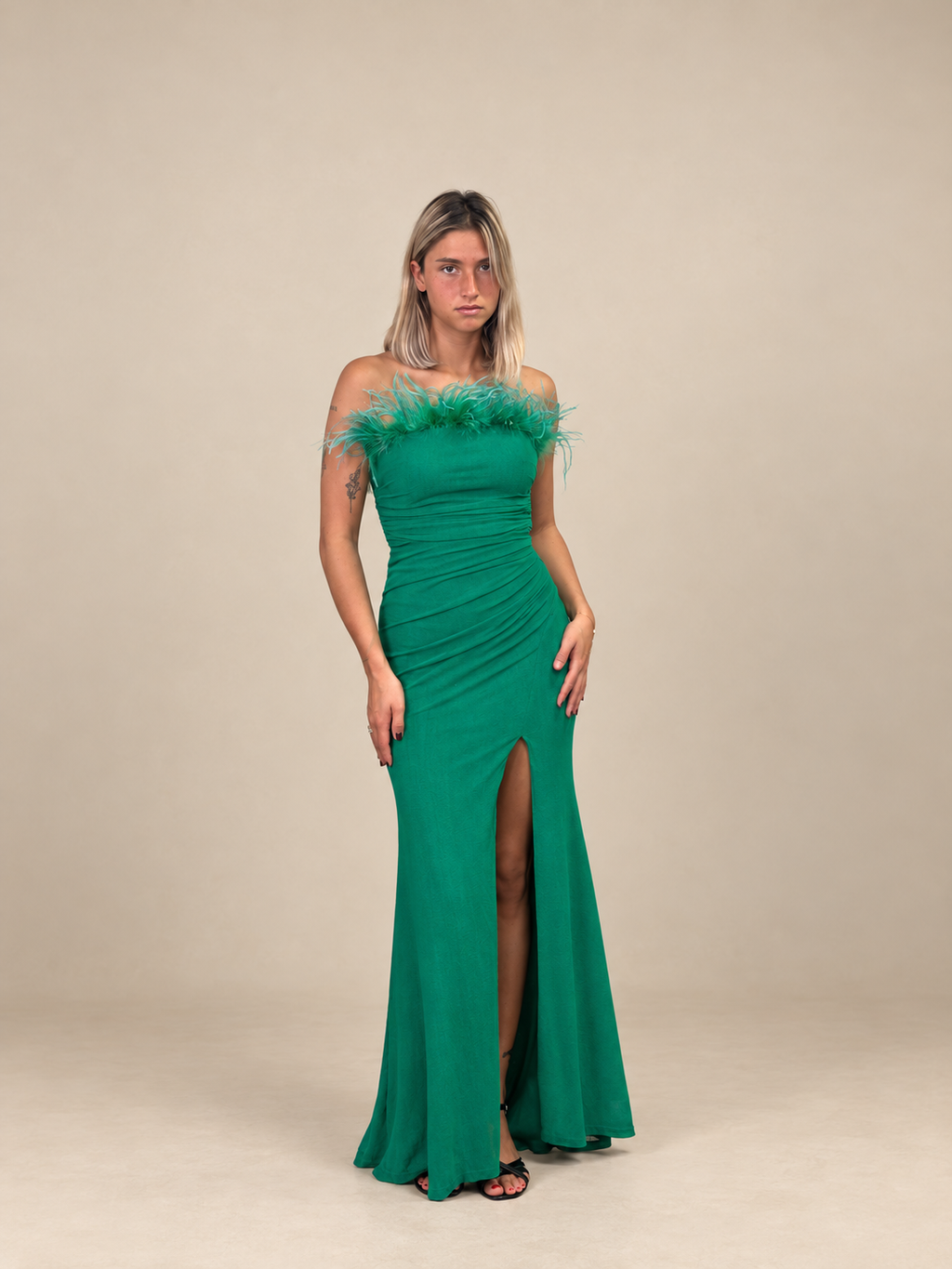 Robe de soirée longue à plumes - Vasteras