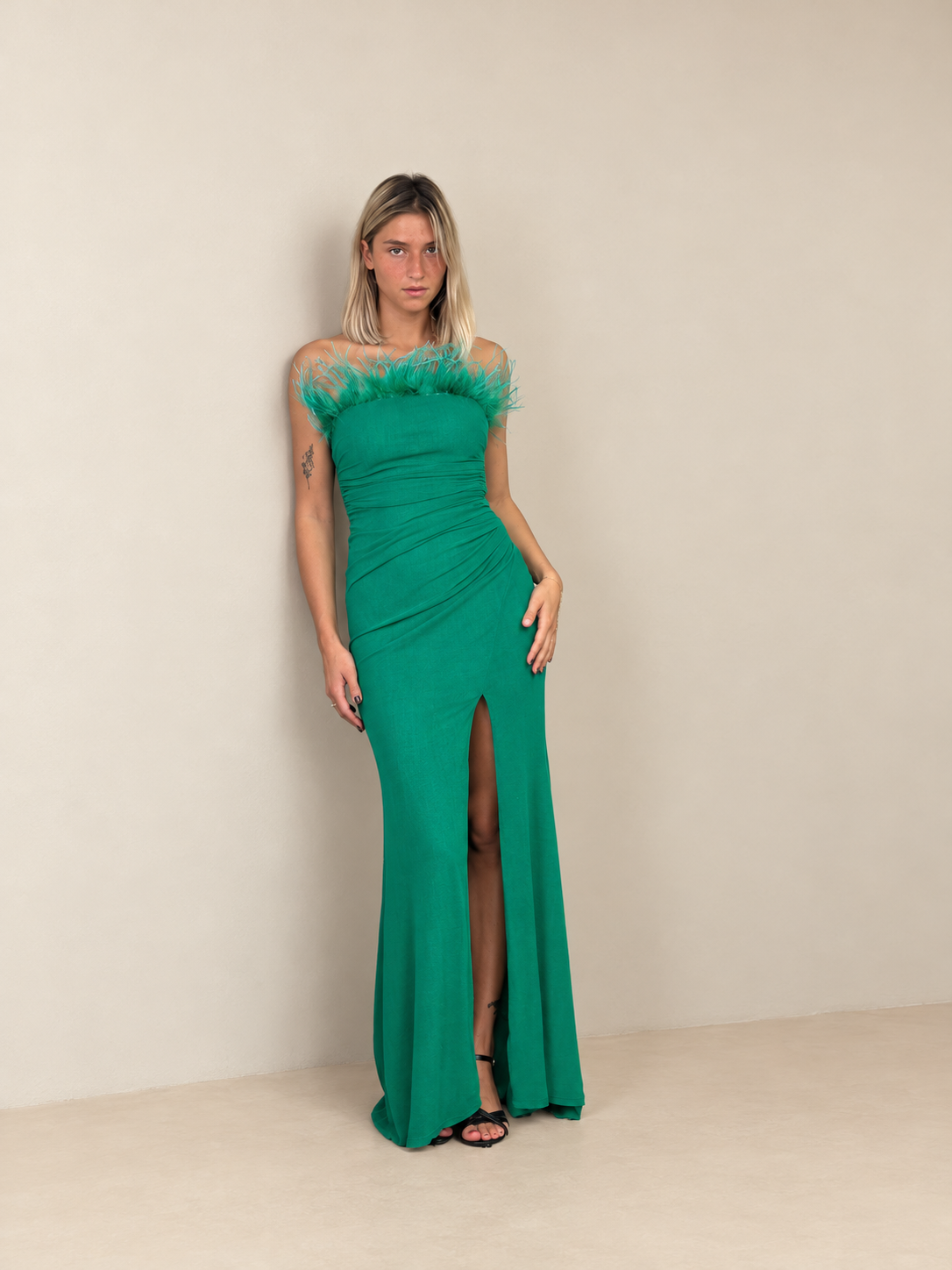 Robe de soirée longue à plumes - Vasteras